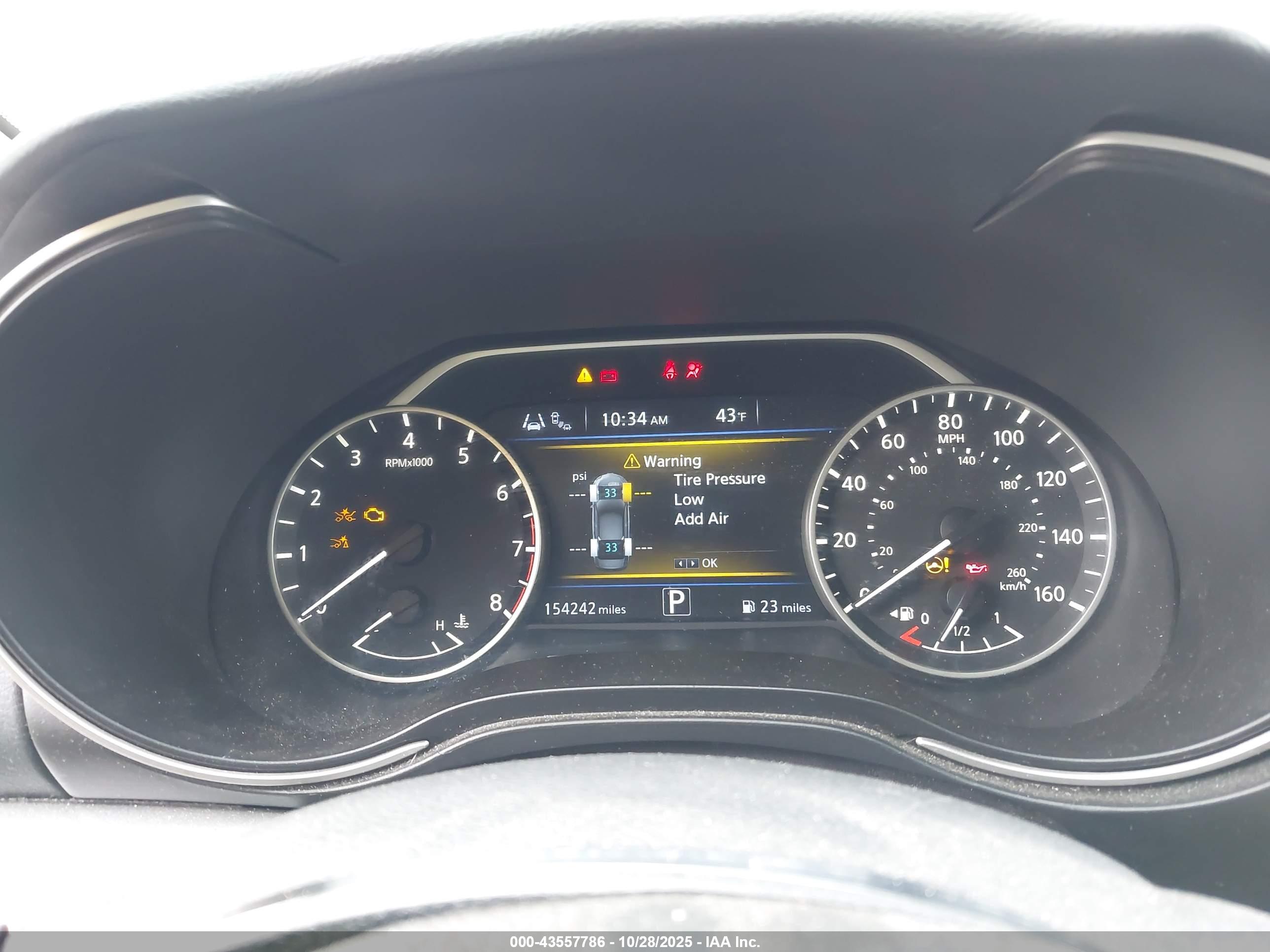 NISSAN MAXIMA image 7