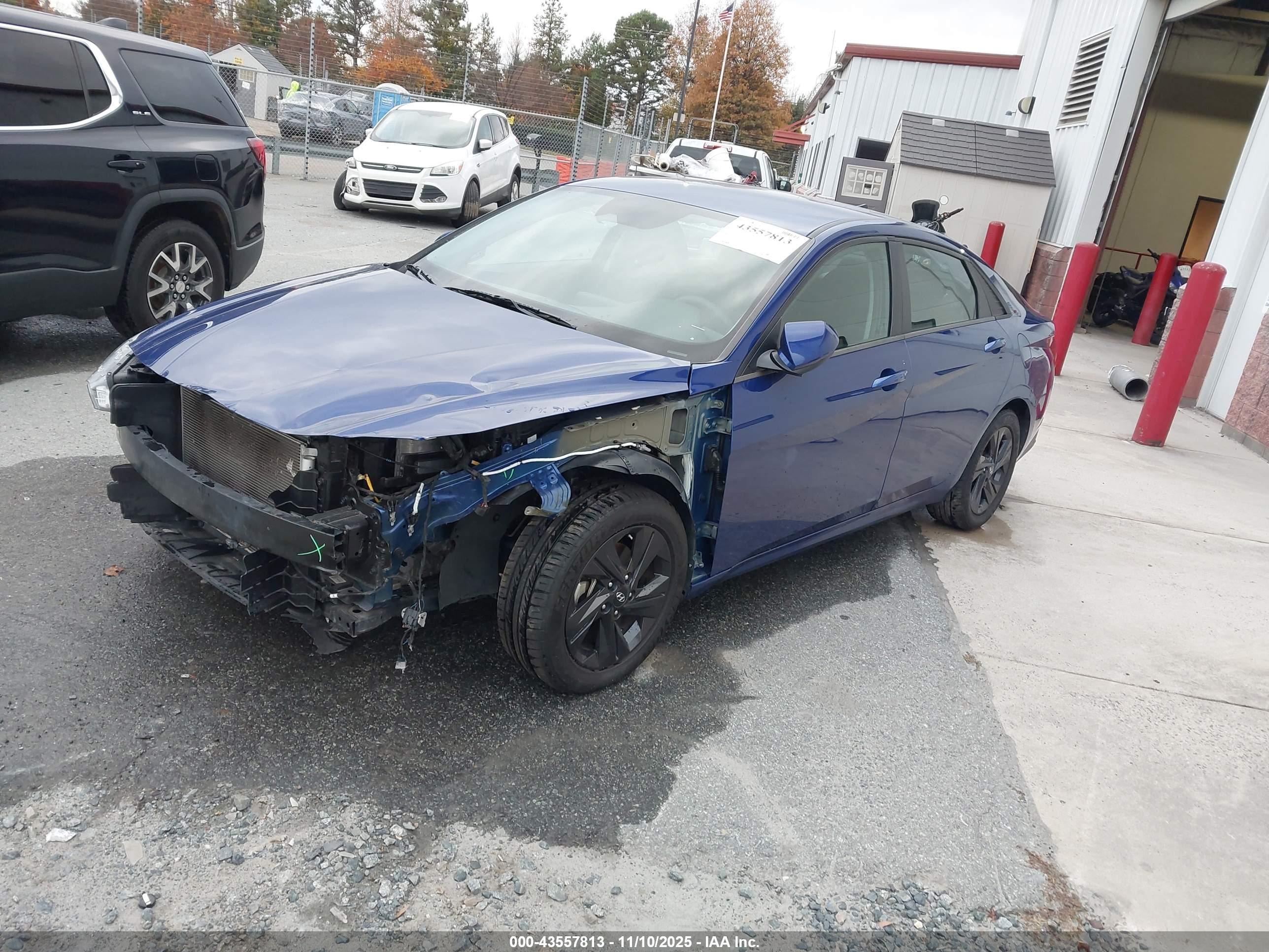 HYUNDAI ELANTRA image 2