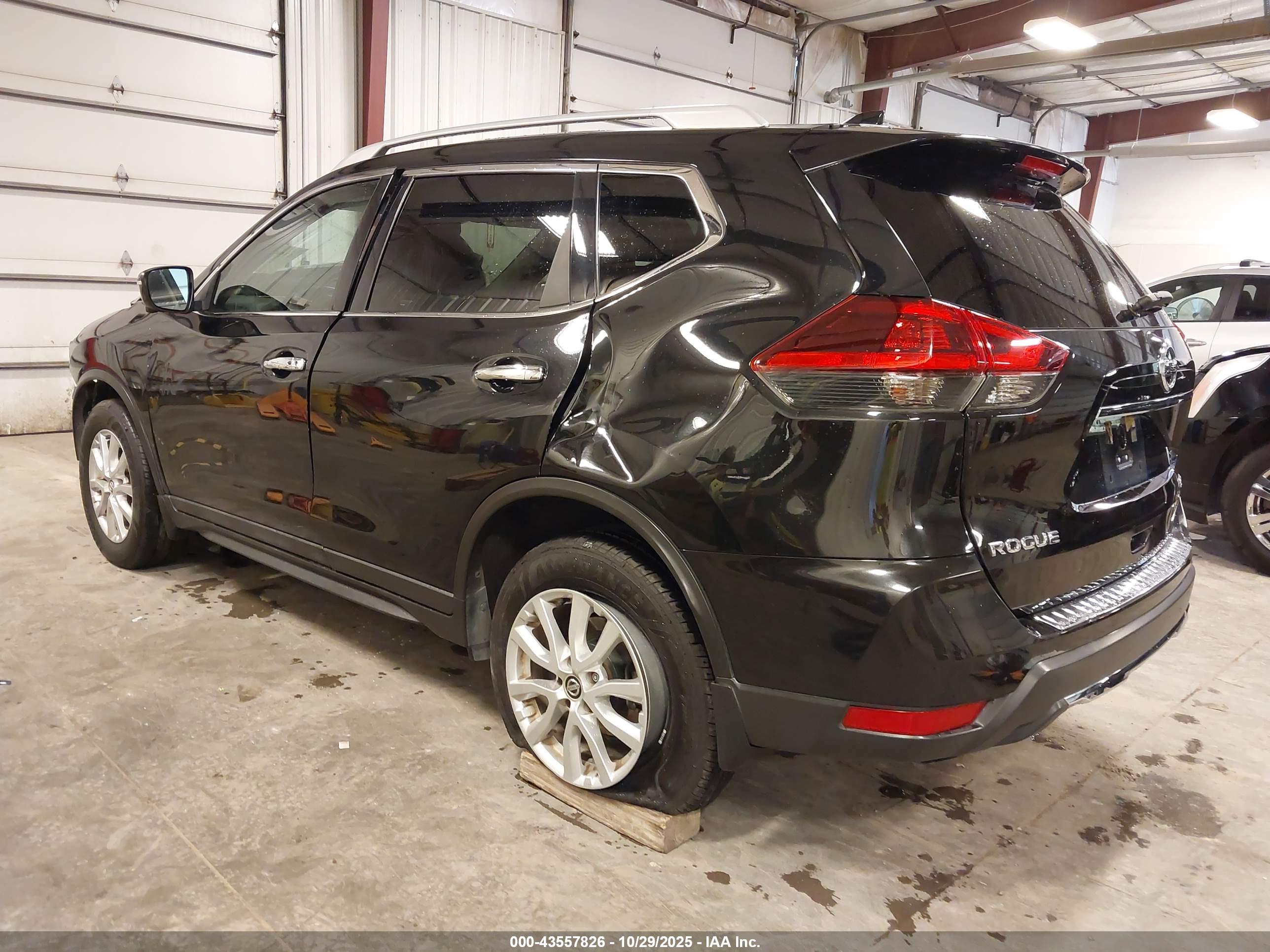 NISSAN ROGUE image 3