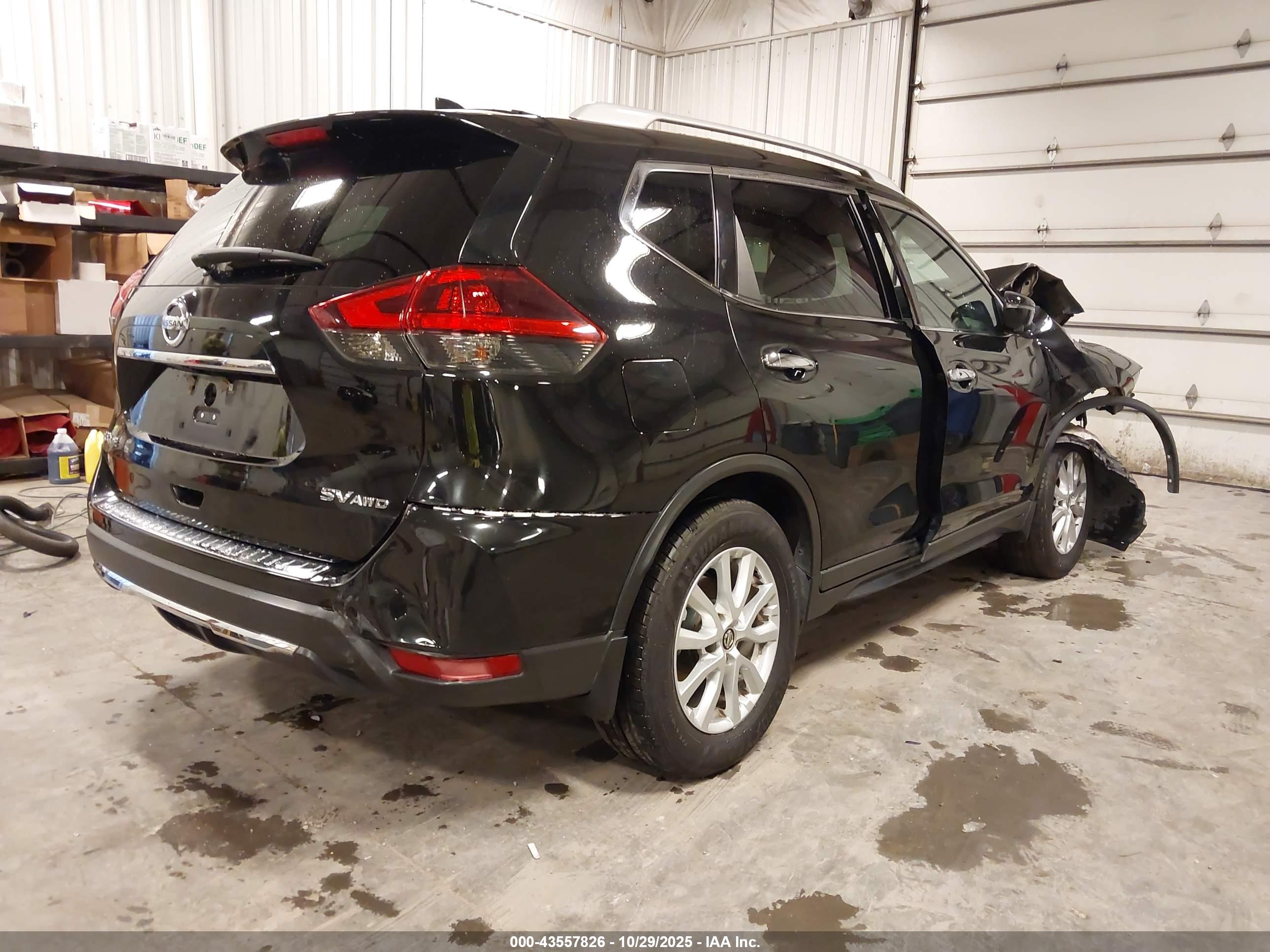 NISSAN ROGUE image 4