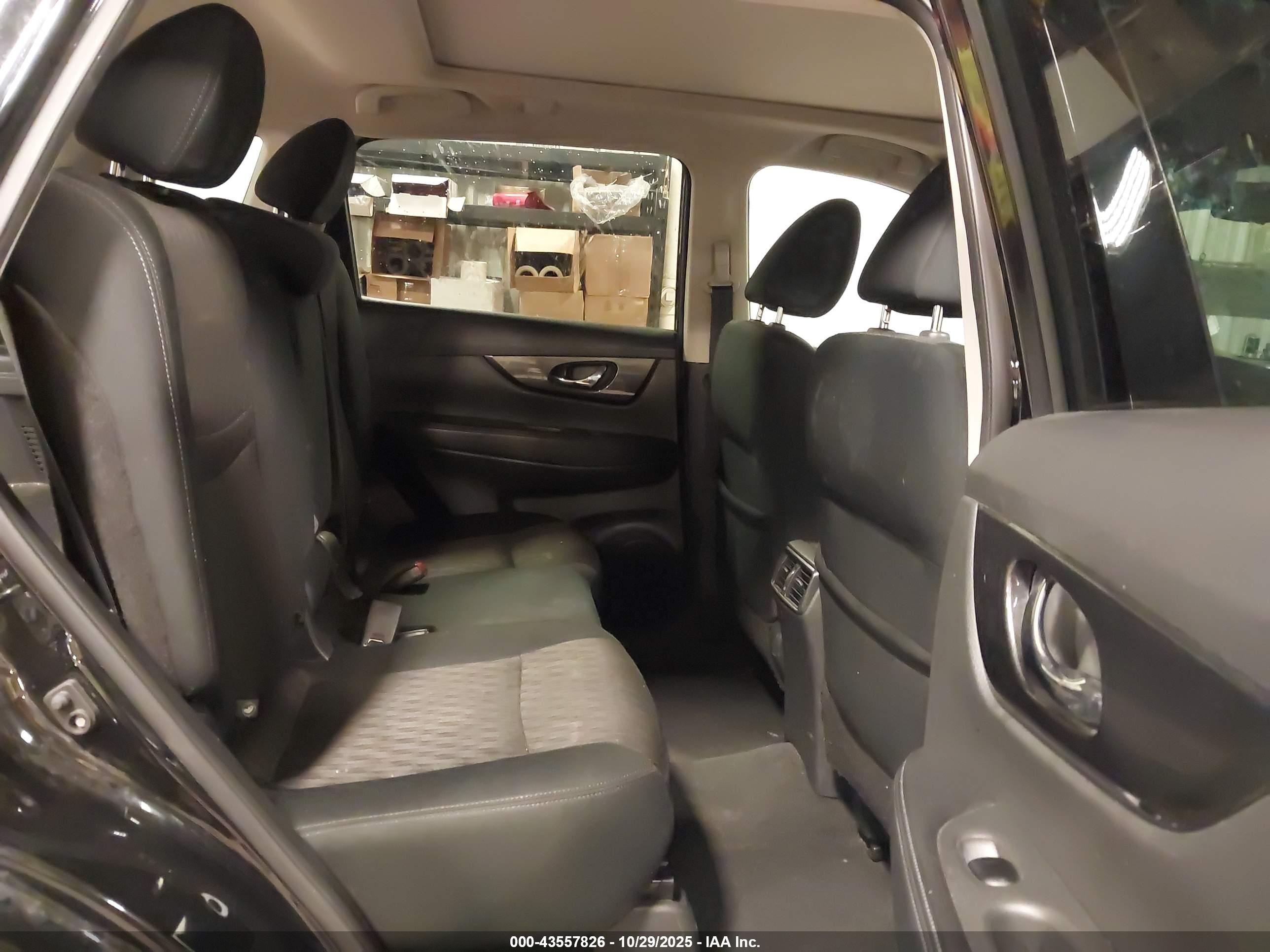 NISSAN ROGUE image 8