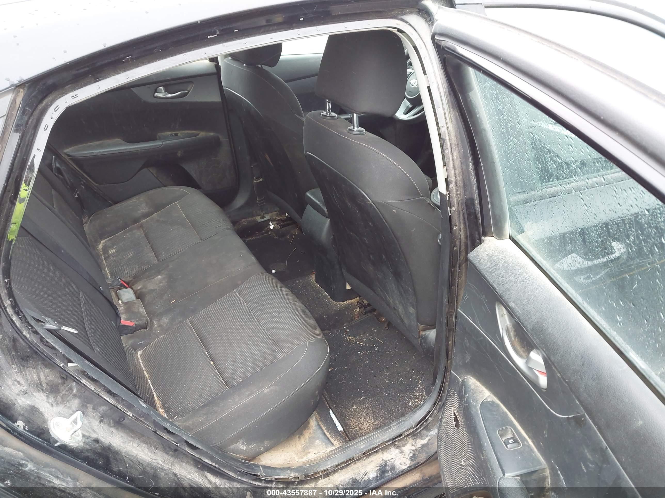 KIA FORTE image 8