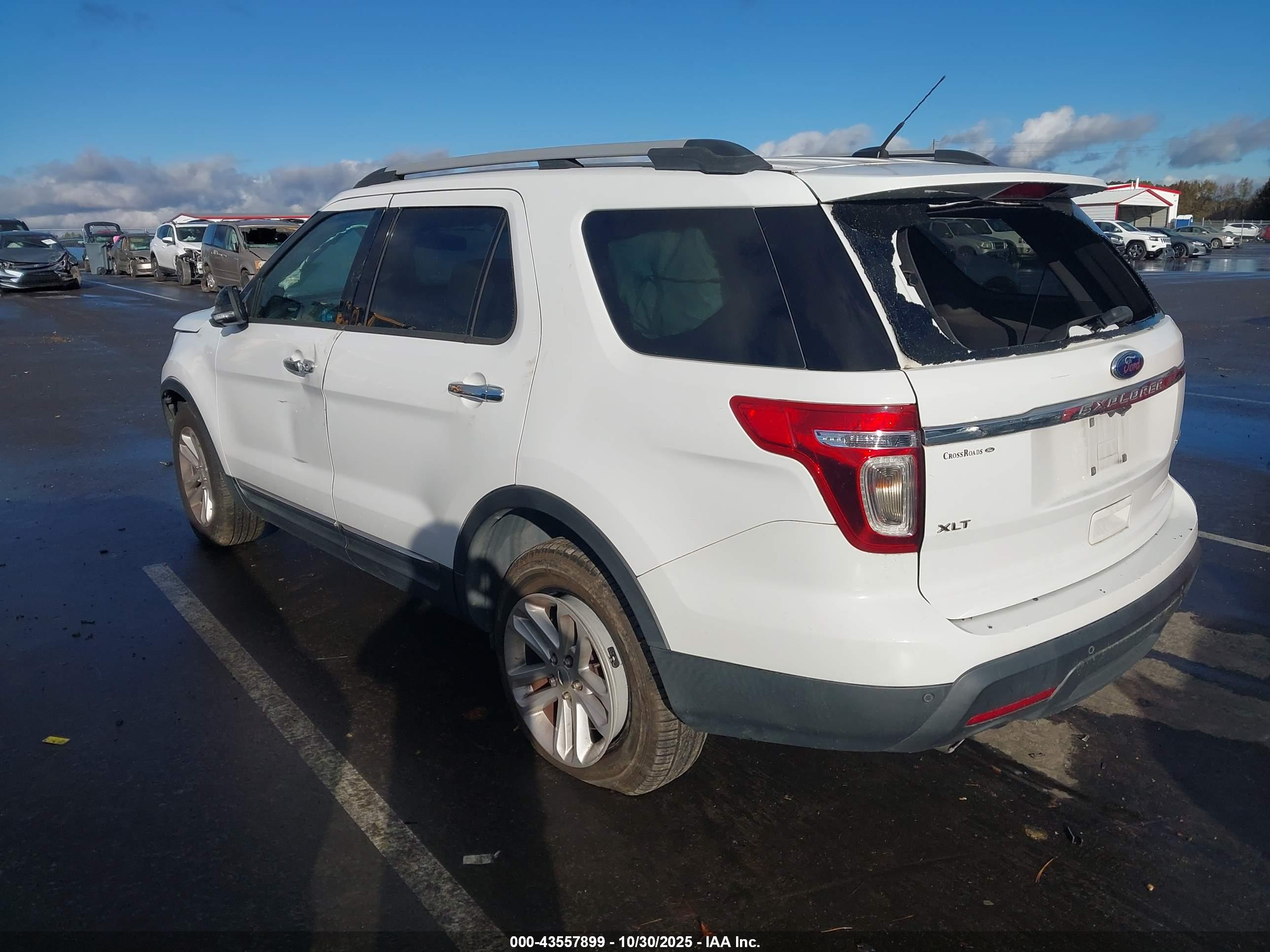 FORD EXPLORER image 3