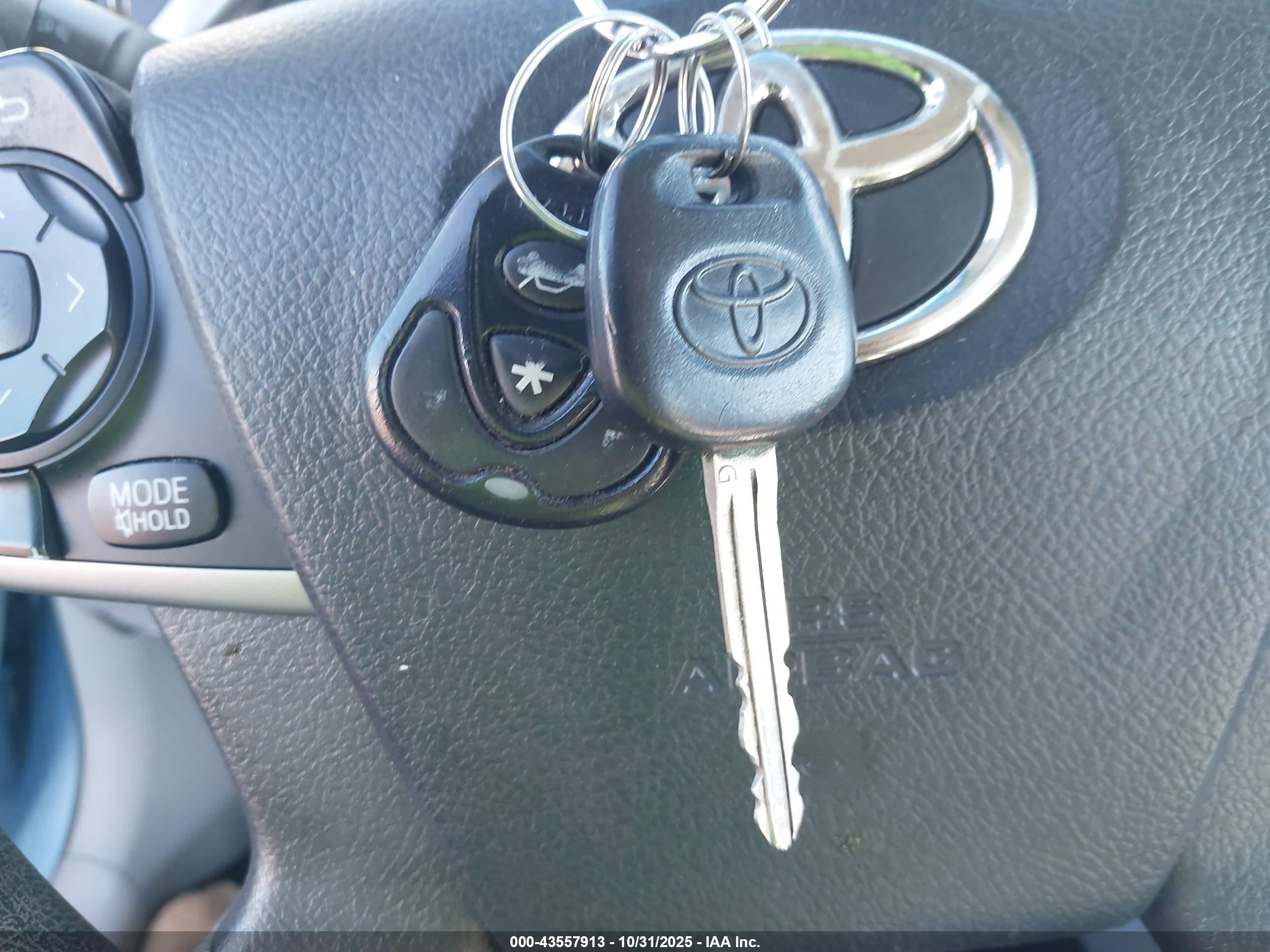 TOYOTA CAMRY image 11