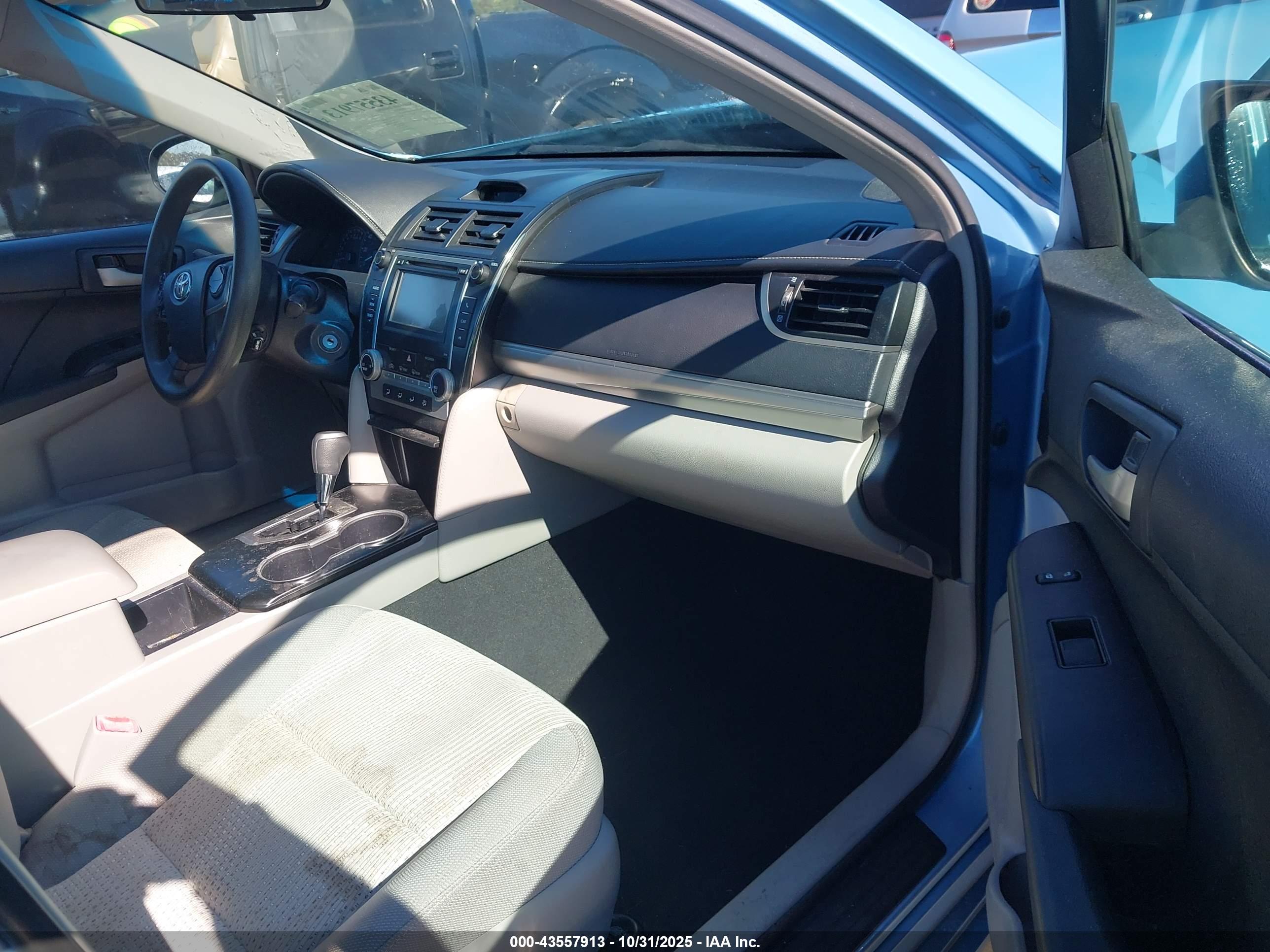 TOYOTA CAMRY image 5