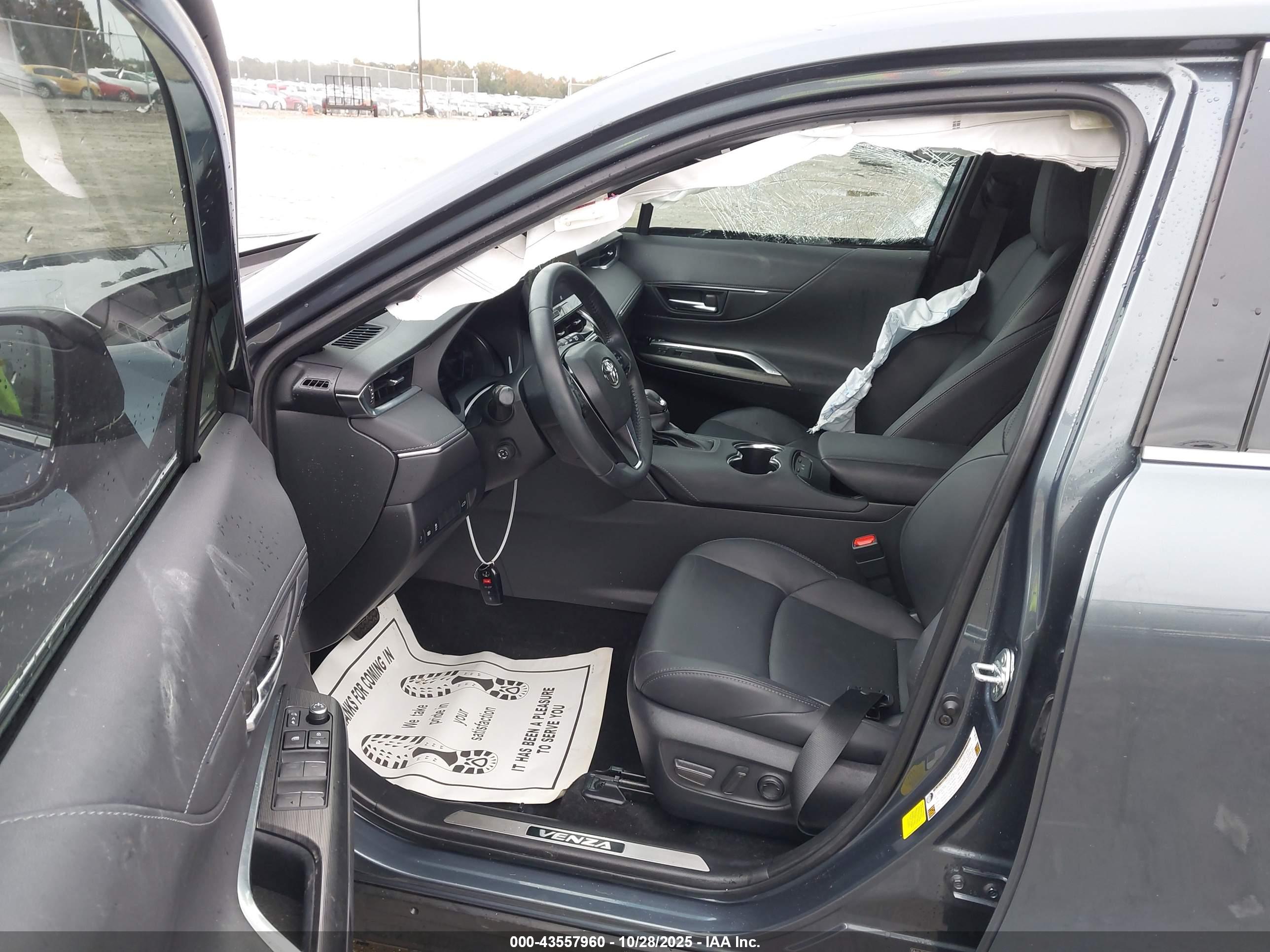 TOYOTA VENZA image 5