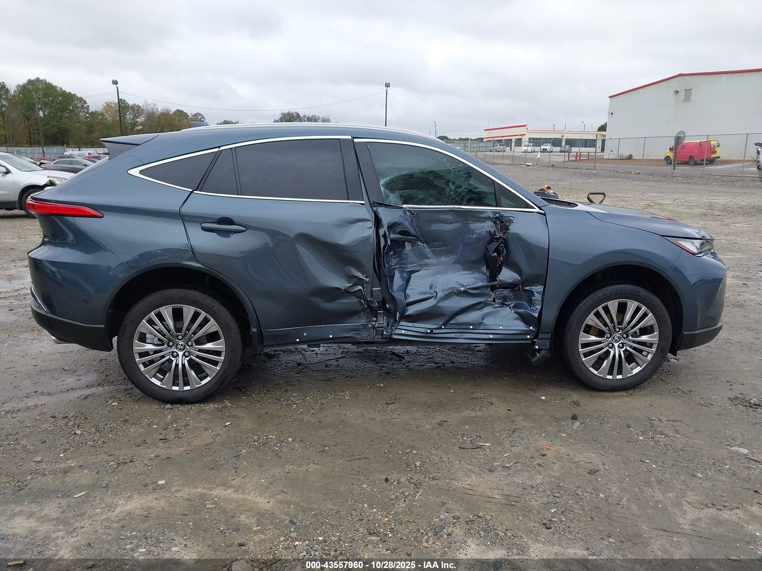 TOYOTA VENZA image 6