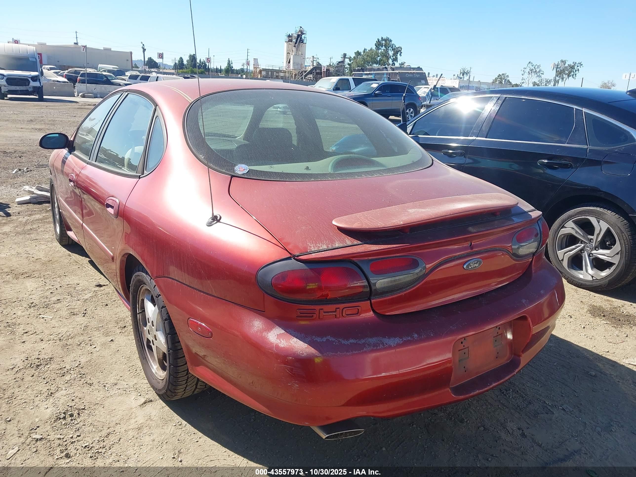 FORD TAURUS image 3