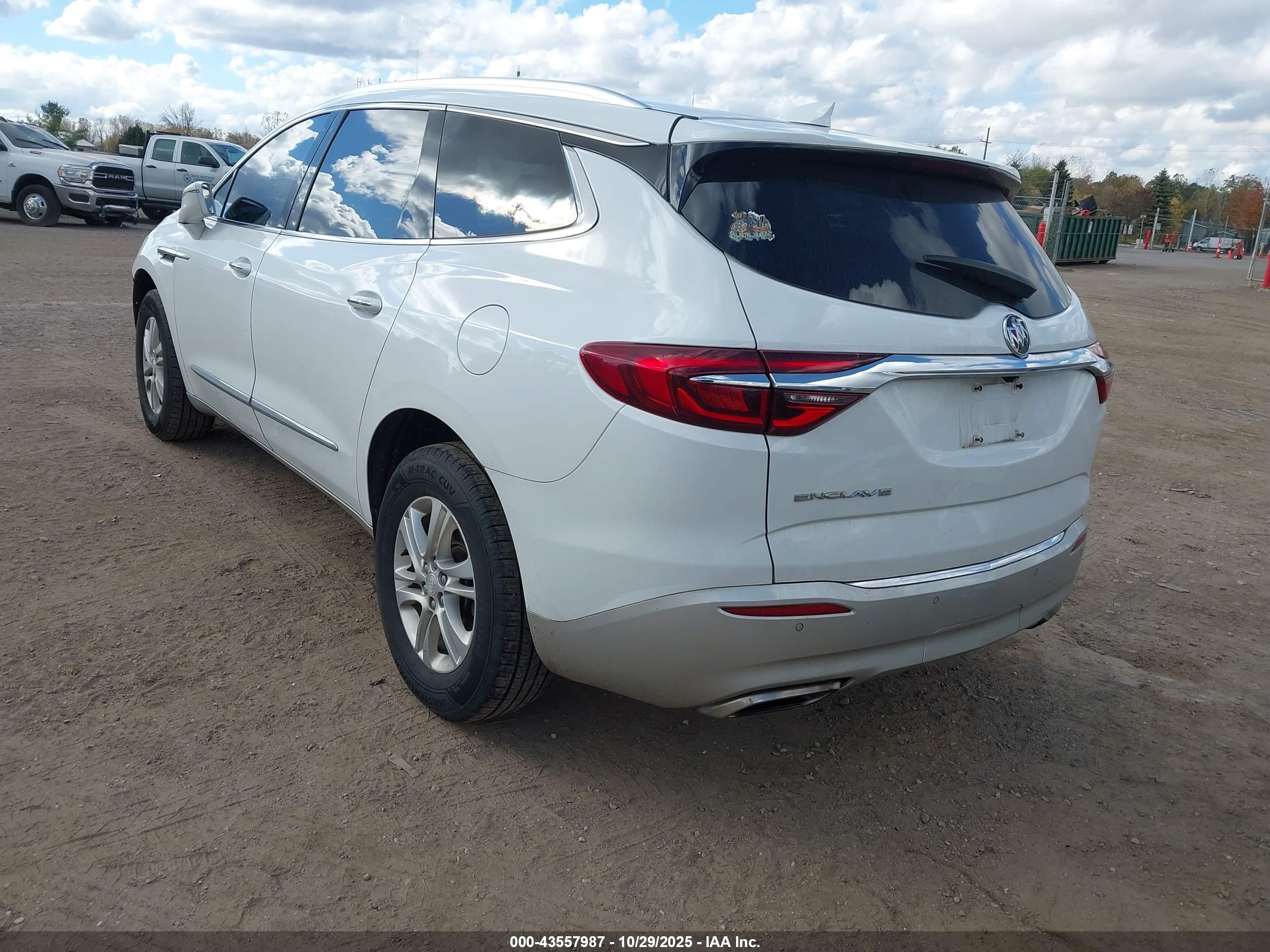 BUICK ENCLAVE image 3
