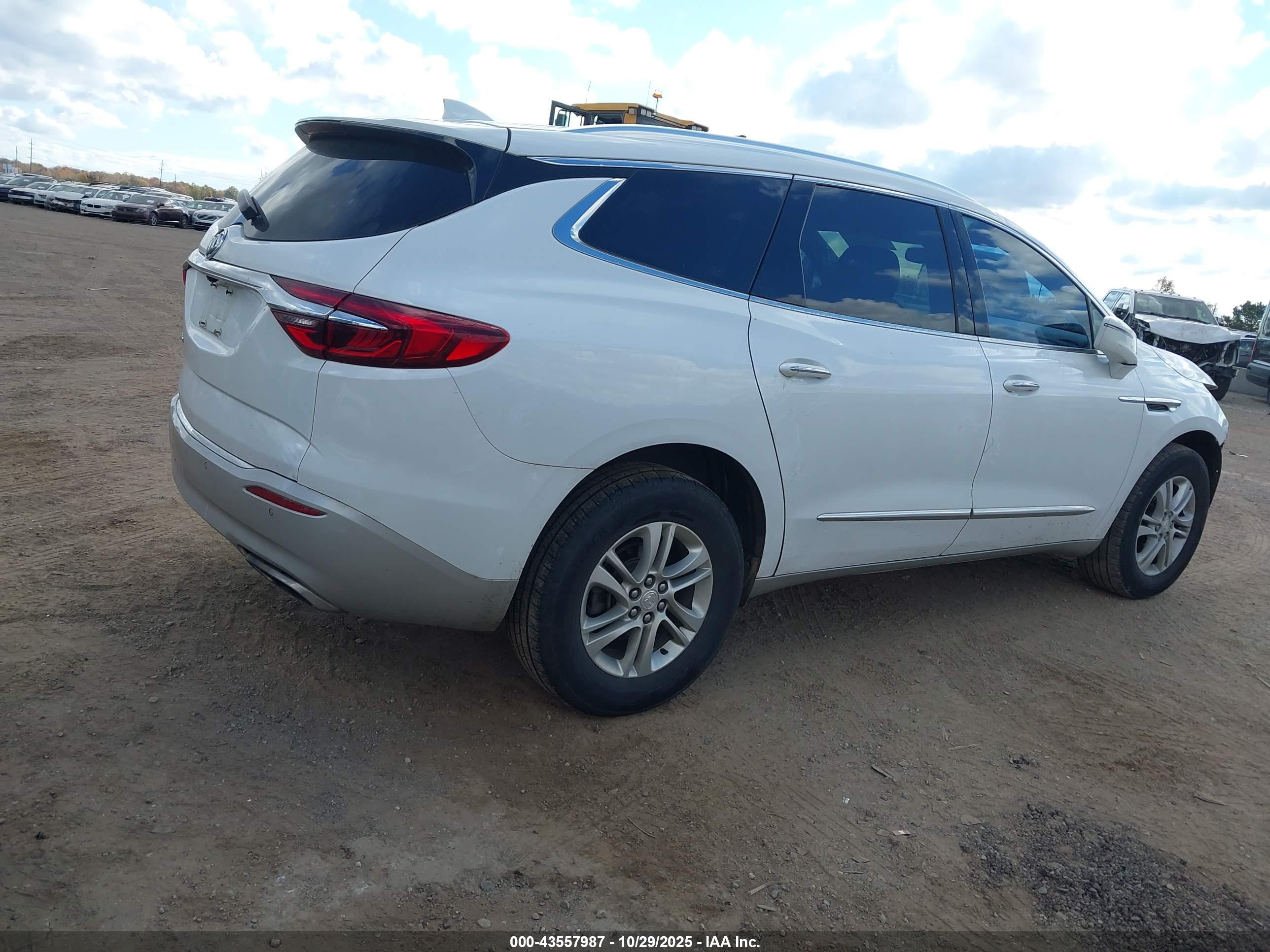 BUICK ENCLAVE image 4