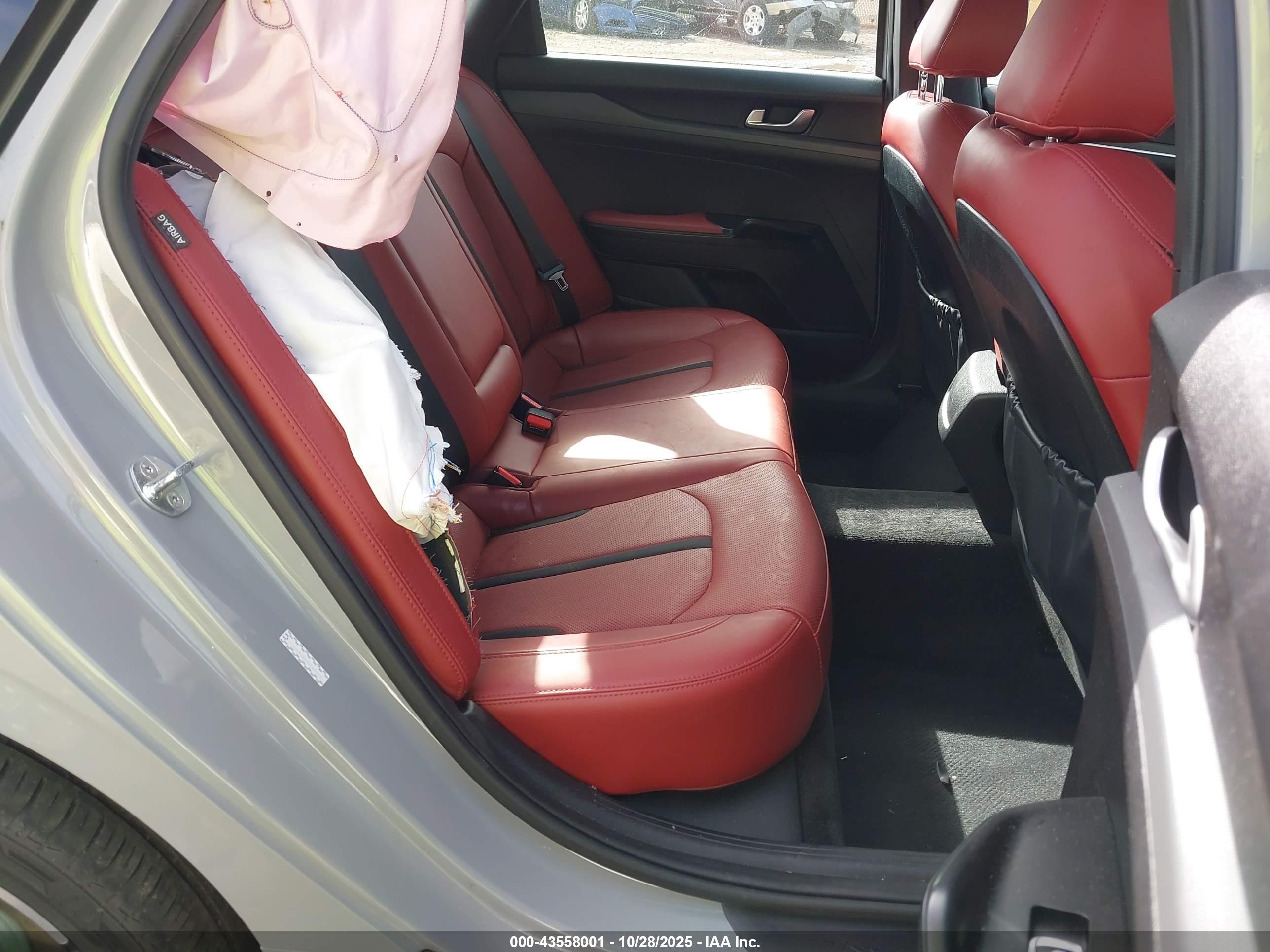 KIA K5 image 8