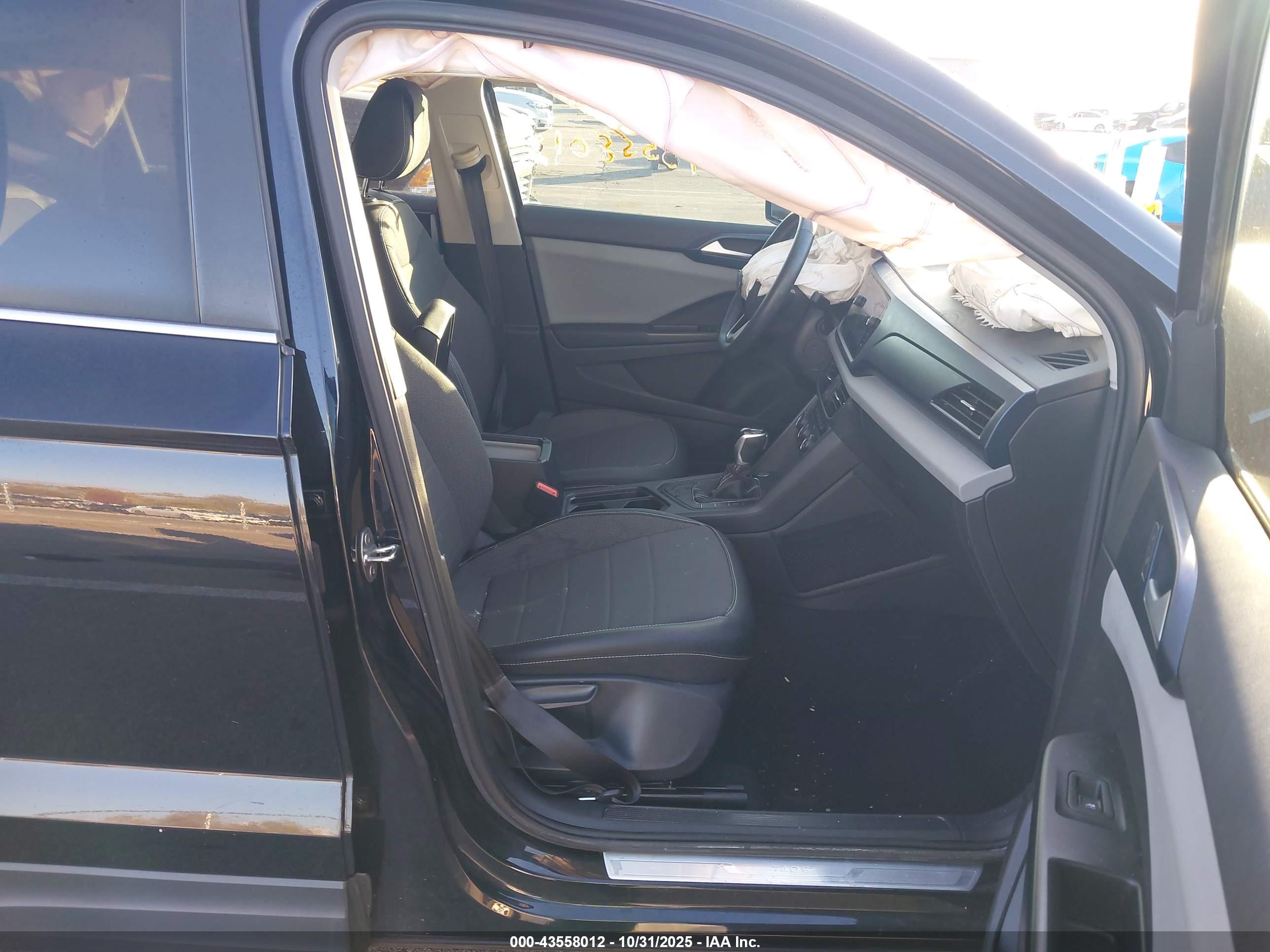 VOLKSWAGEN TAOS image 5