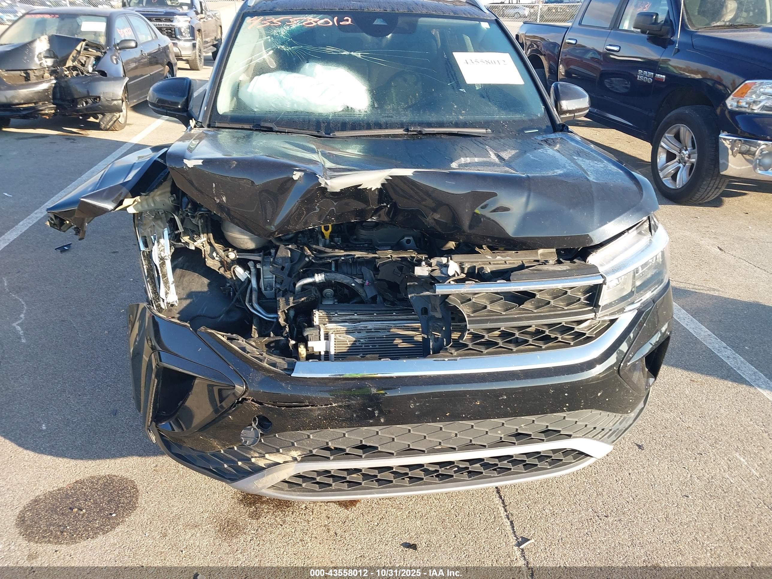 VOLKSWAGEN TAOS image 6