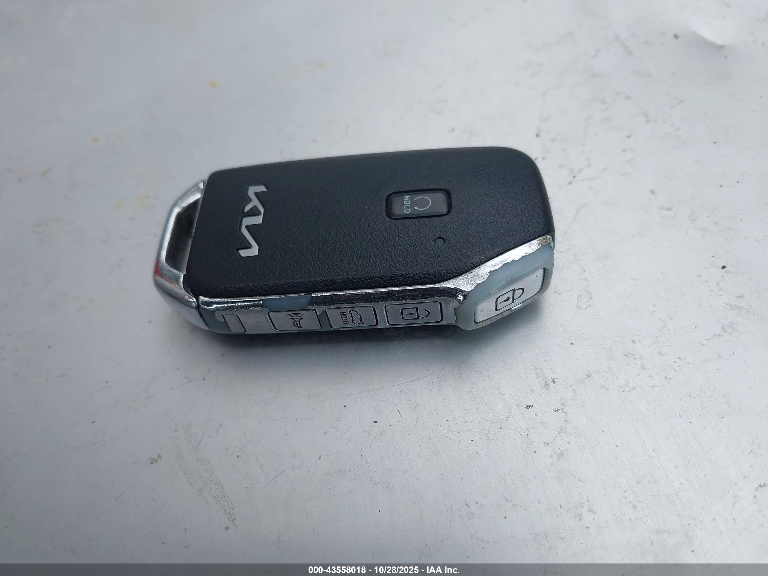 KIA K5 image 11