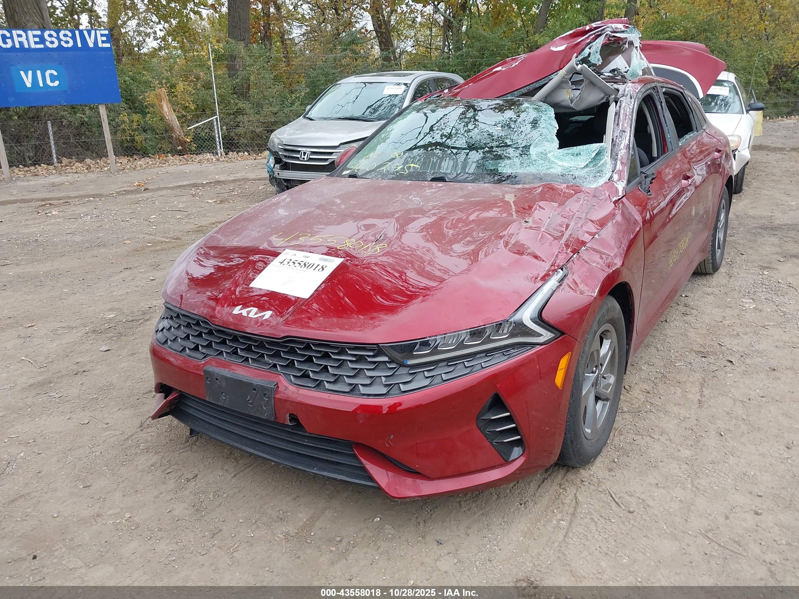 KIA K5 image 2