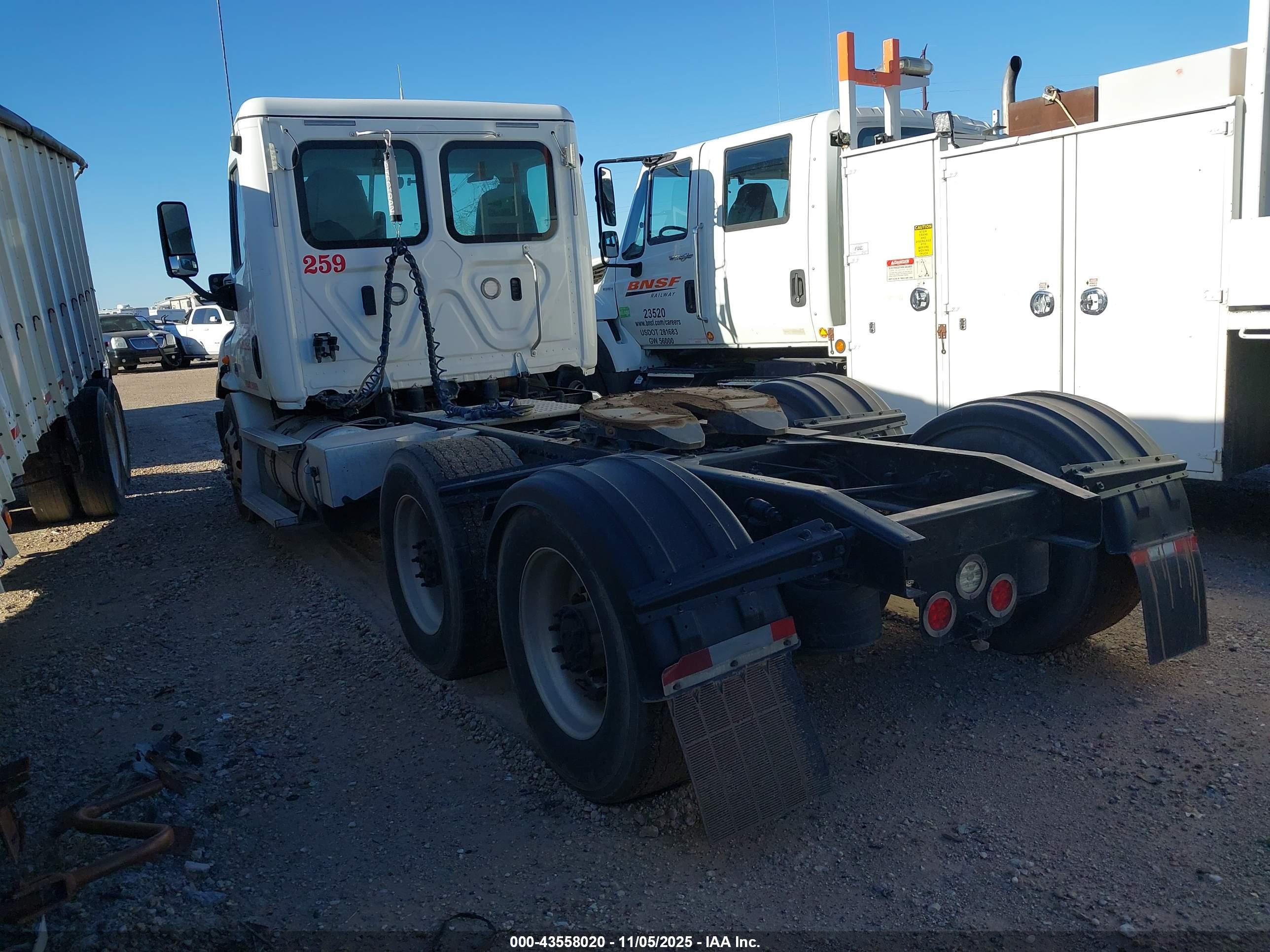 FREIGHTLINER CASCADIA image 3