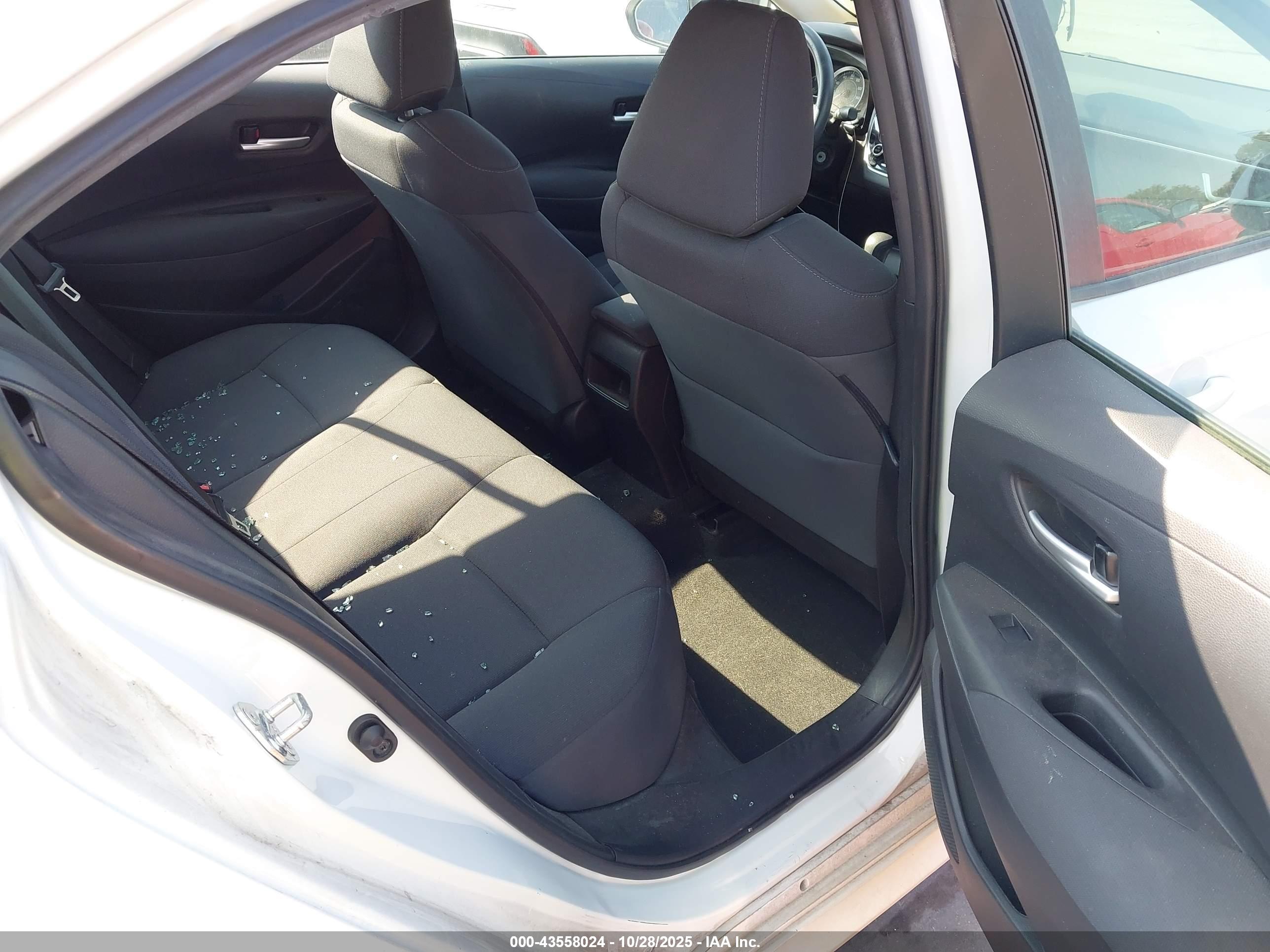 TOYOTA COROLLA image 8