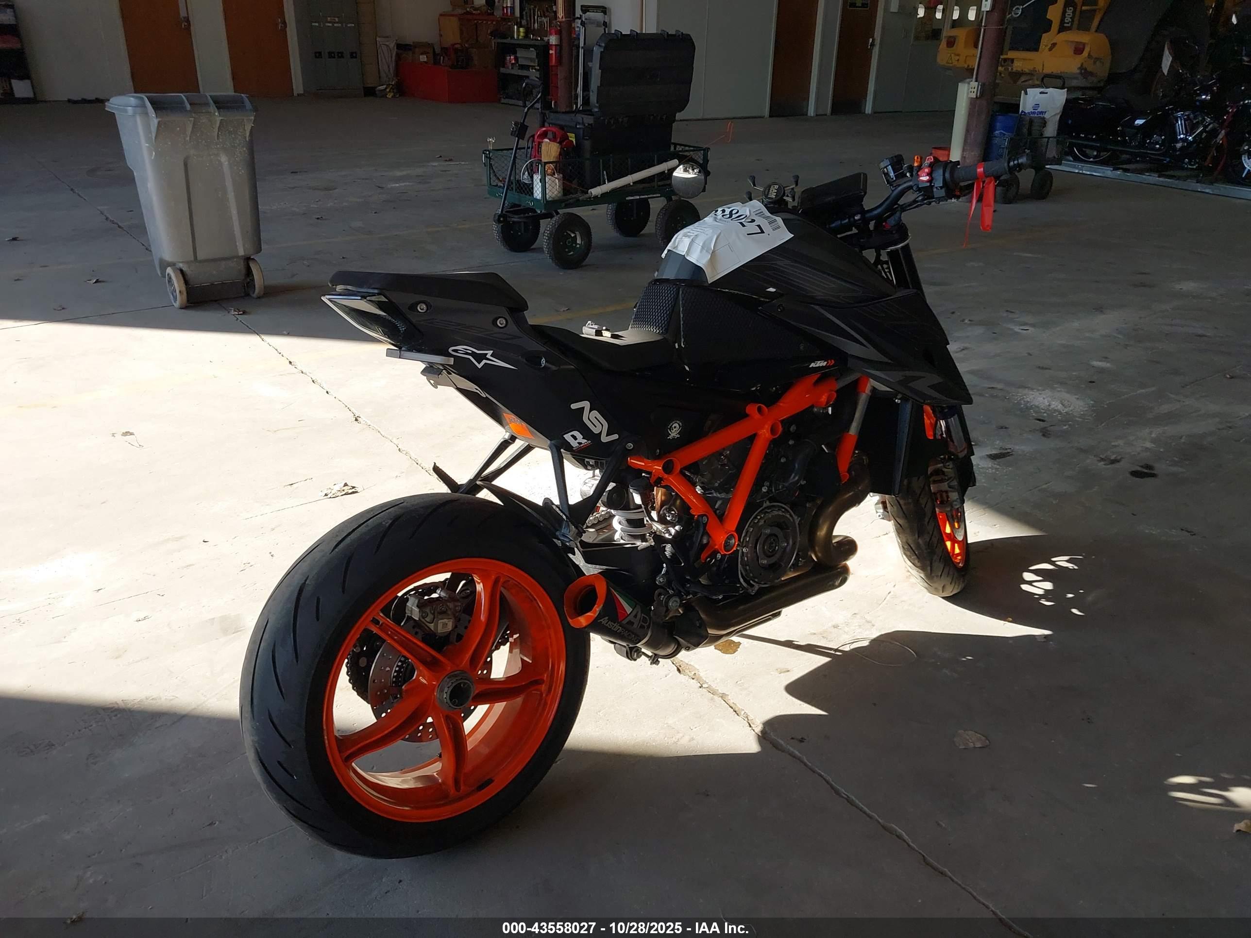 KTM 1290 image 4