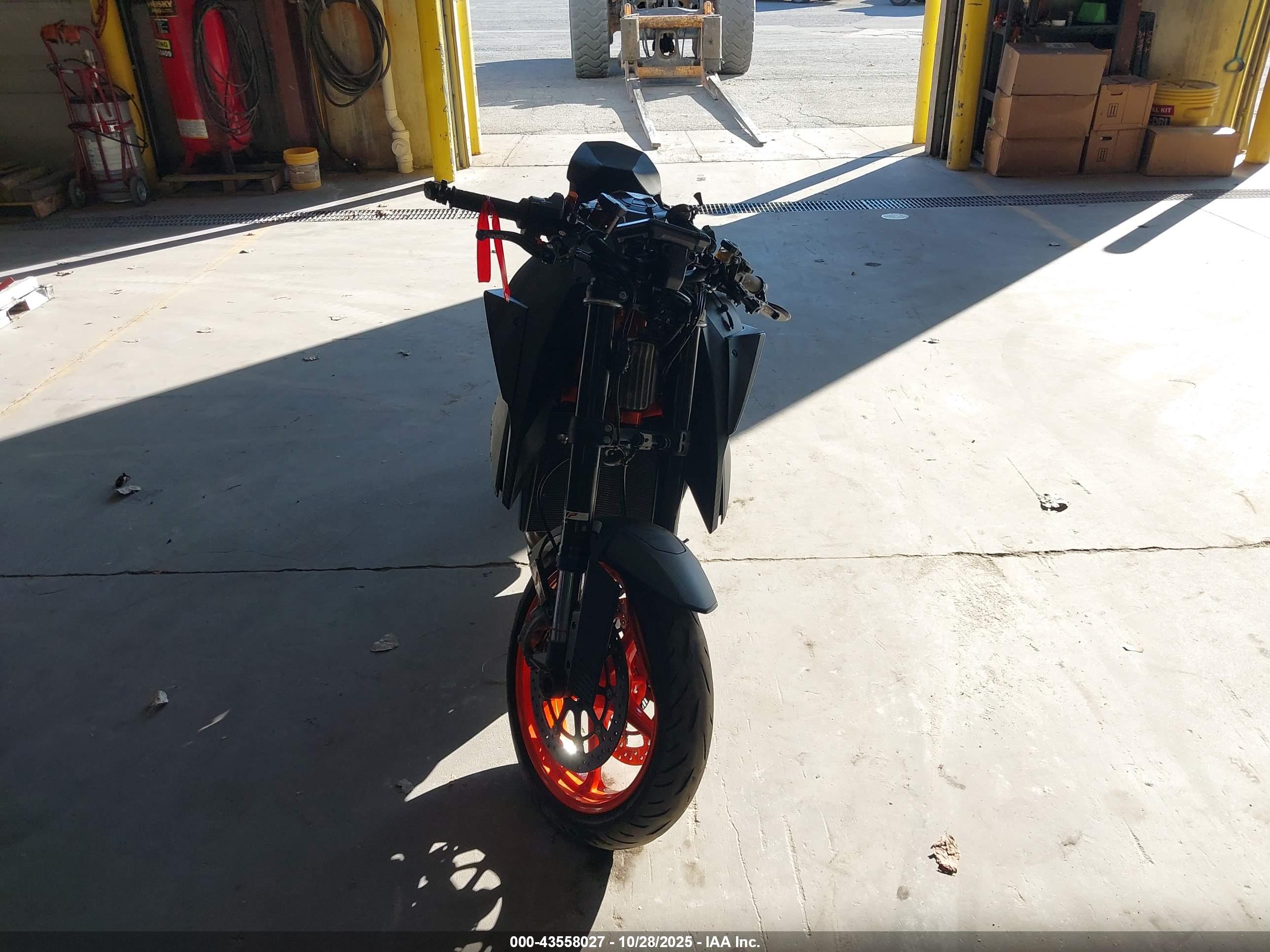 KTM 1290 image 5