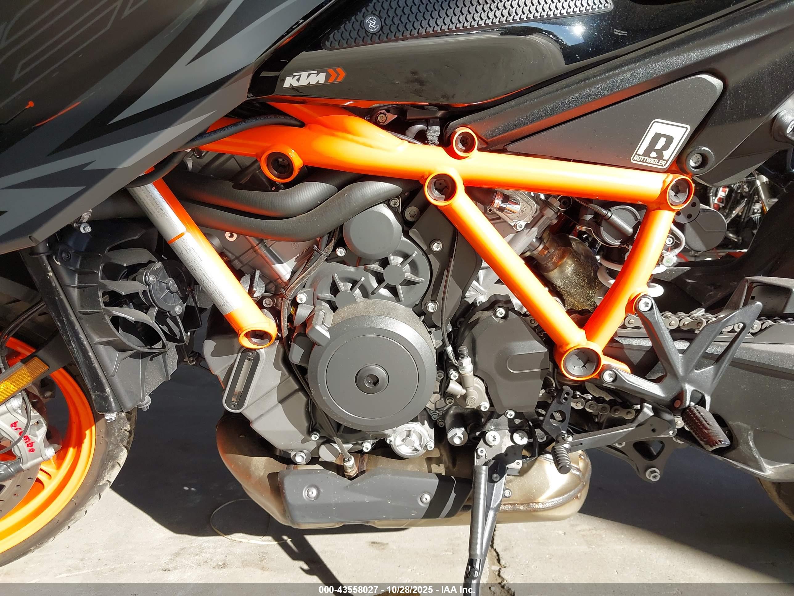 KTM 1290 image 9