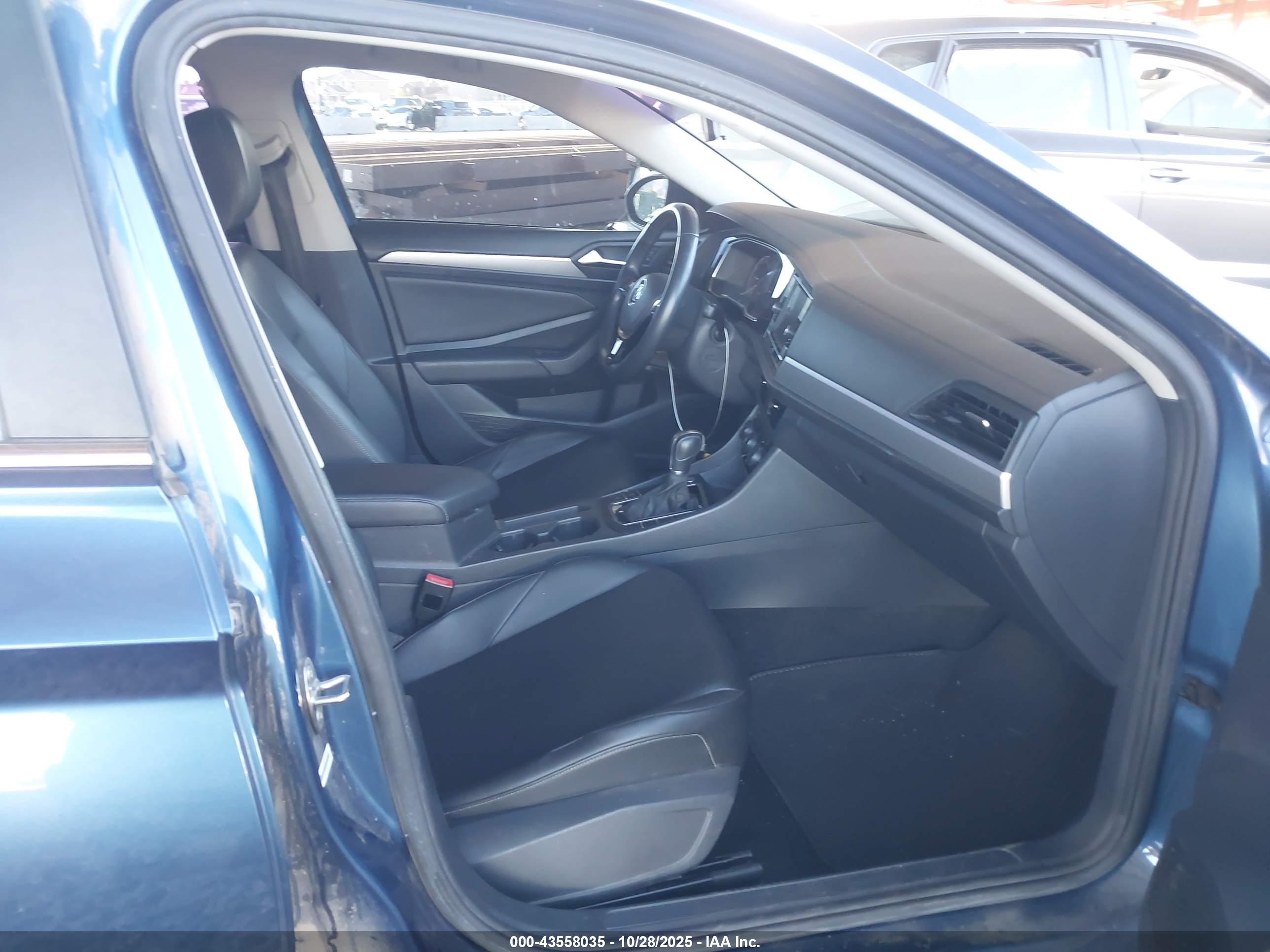 VOLKSWAGEN JETTA image 5
