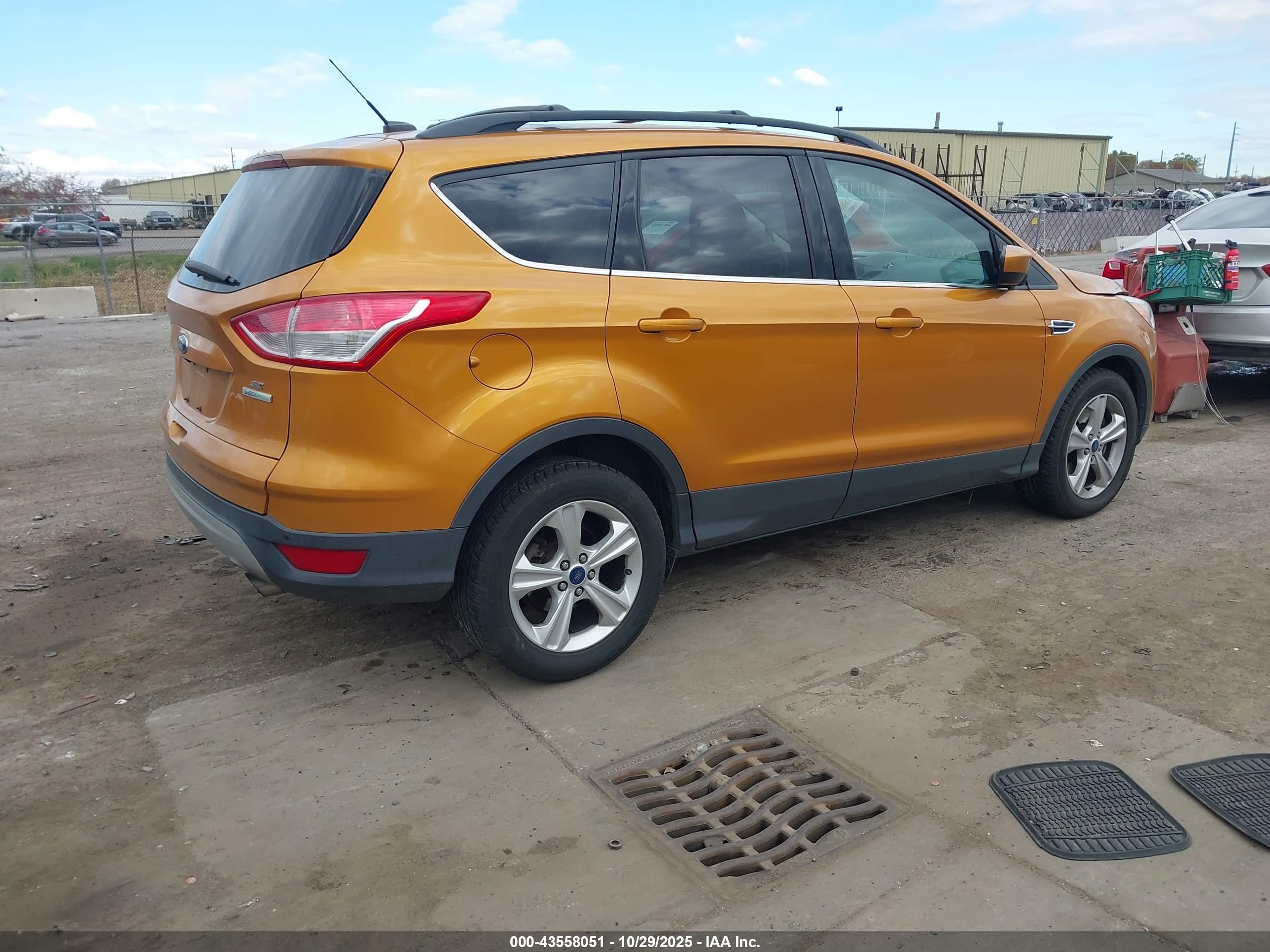 FORD ESCAPE image 4