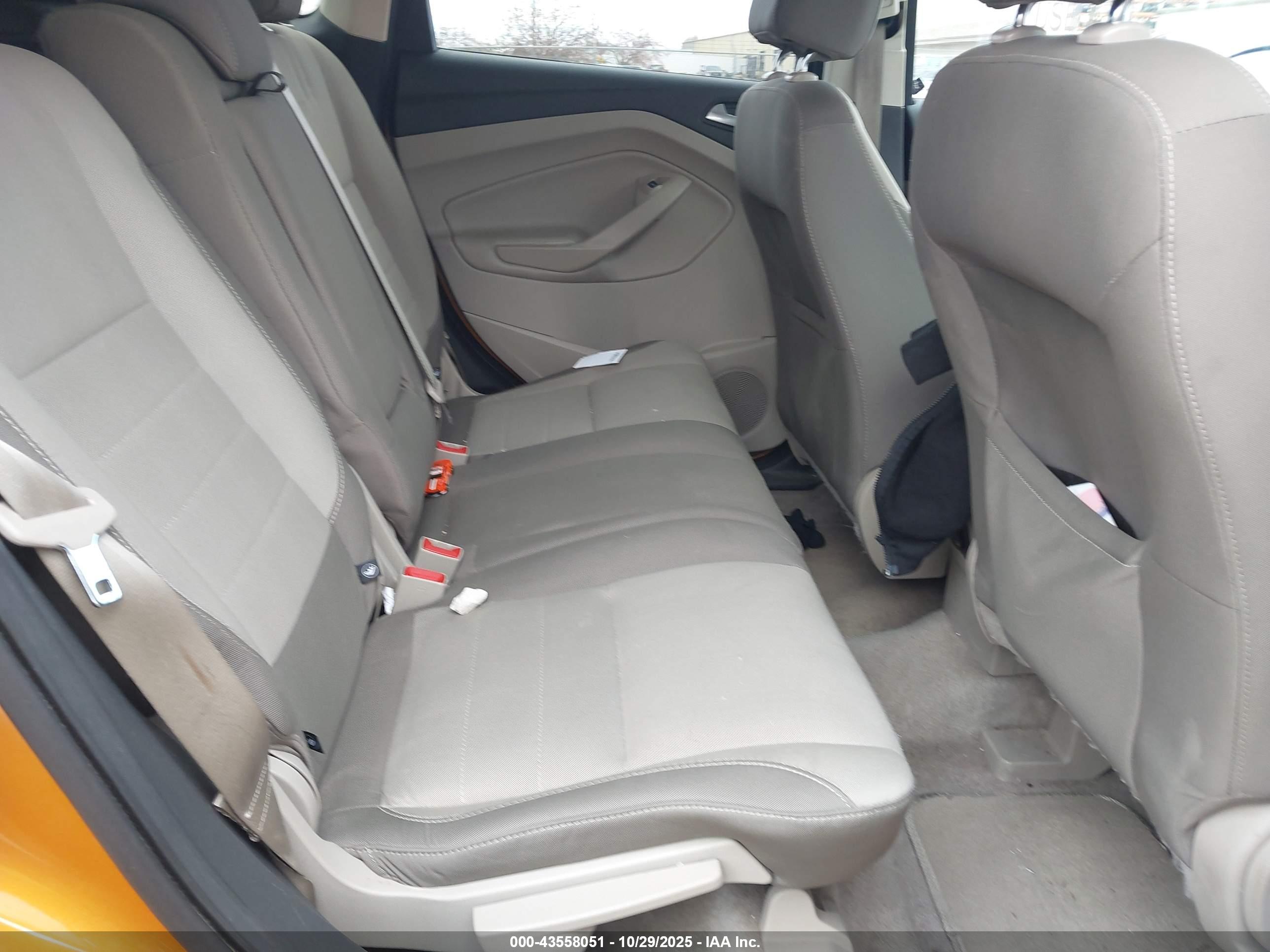 FORD ESCAPE image 8