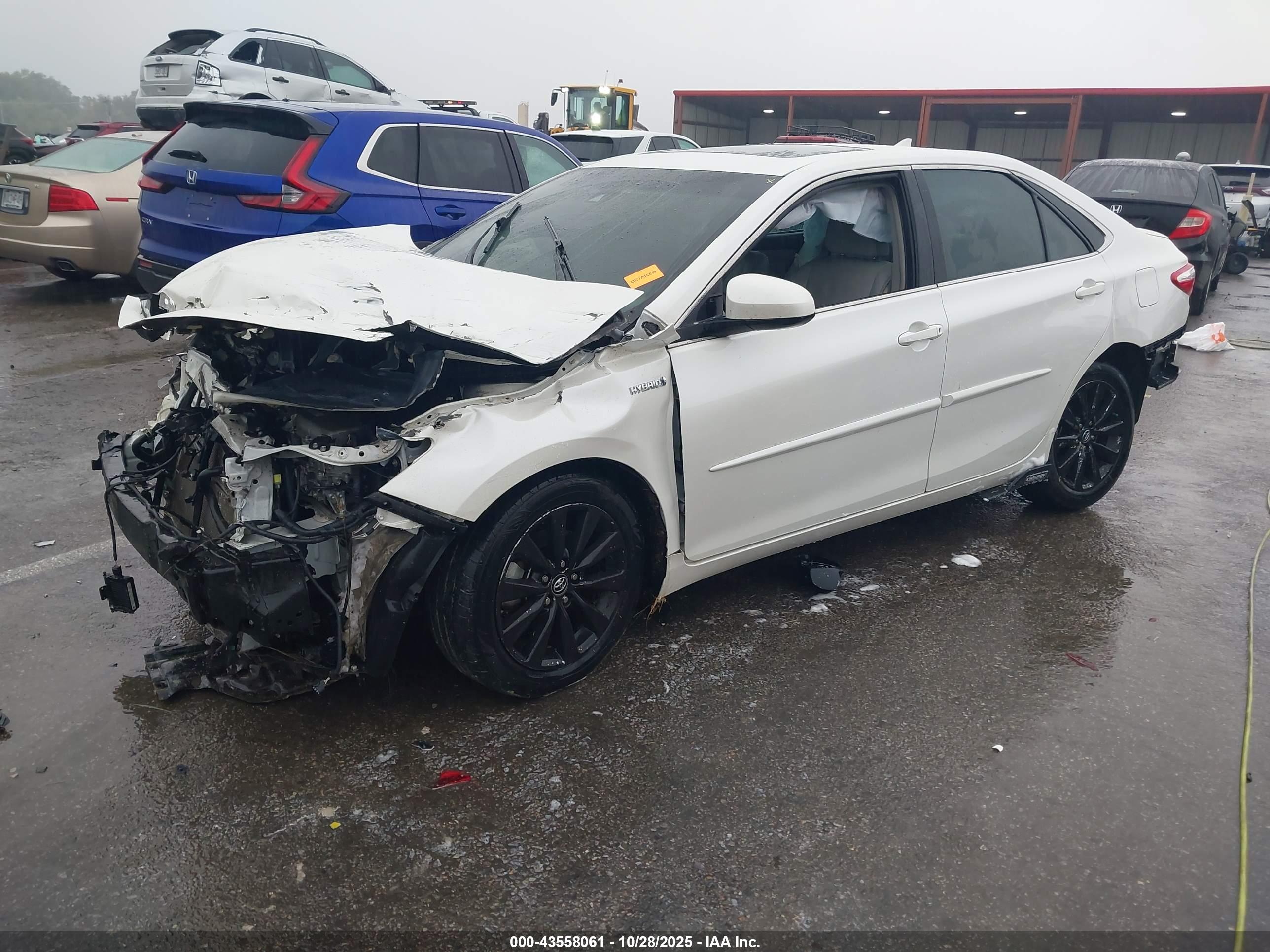 TOYOTA CAMRY image 2