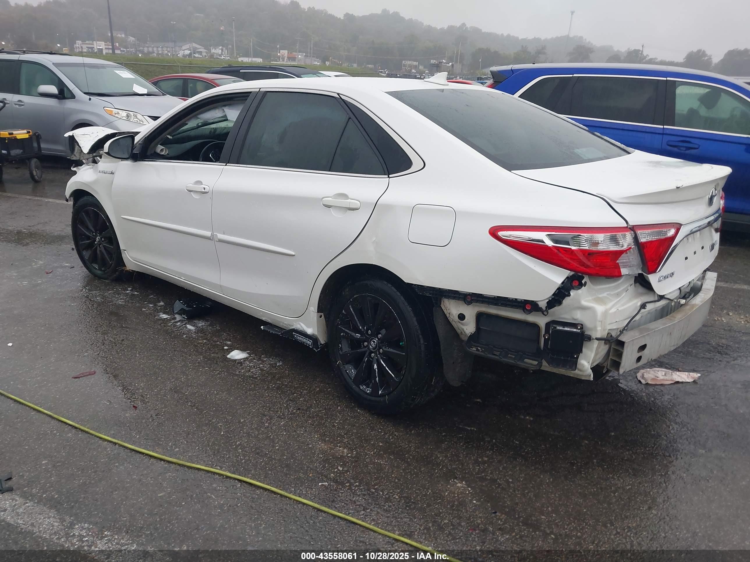 TOYOTA CAMRY image 3