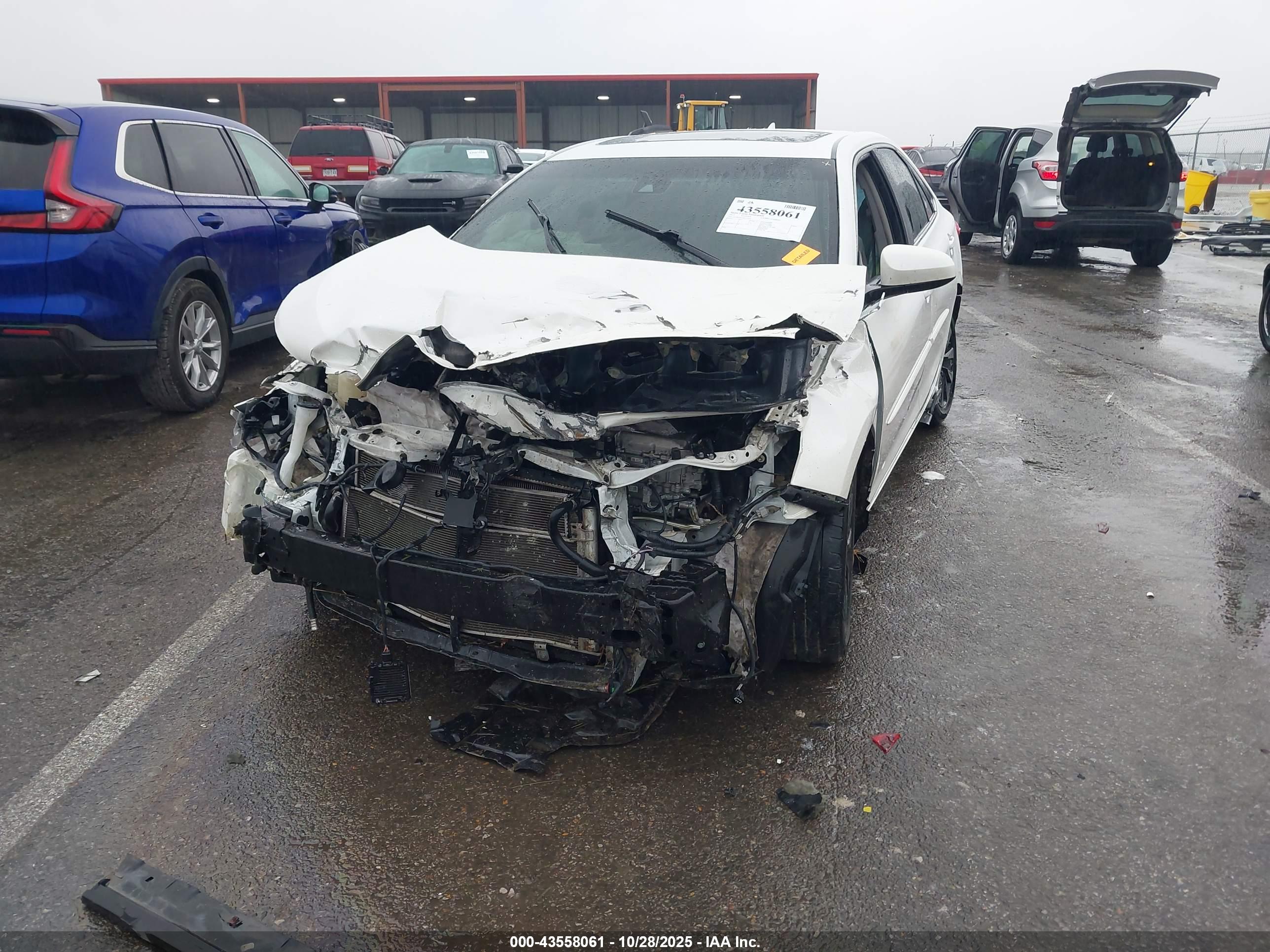 TOYOTA CAMRY image 6