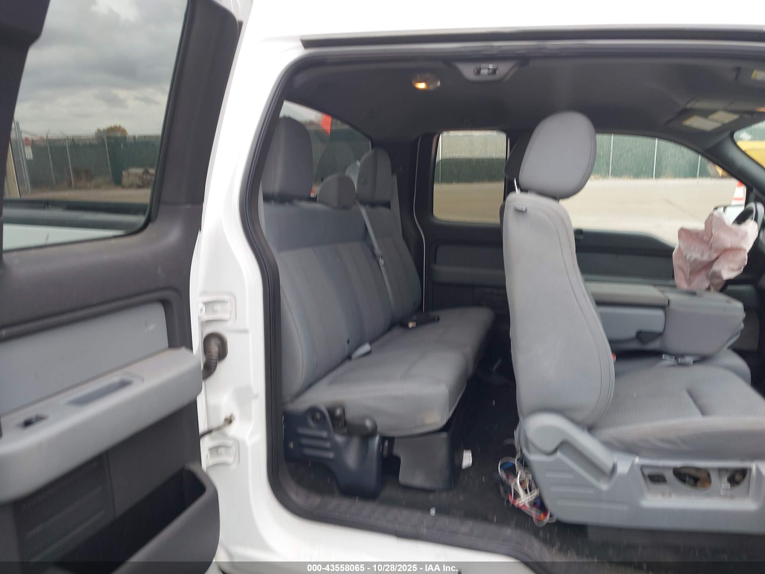 FORD F-150 image 8