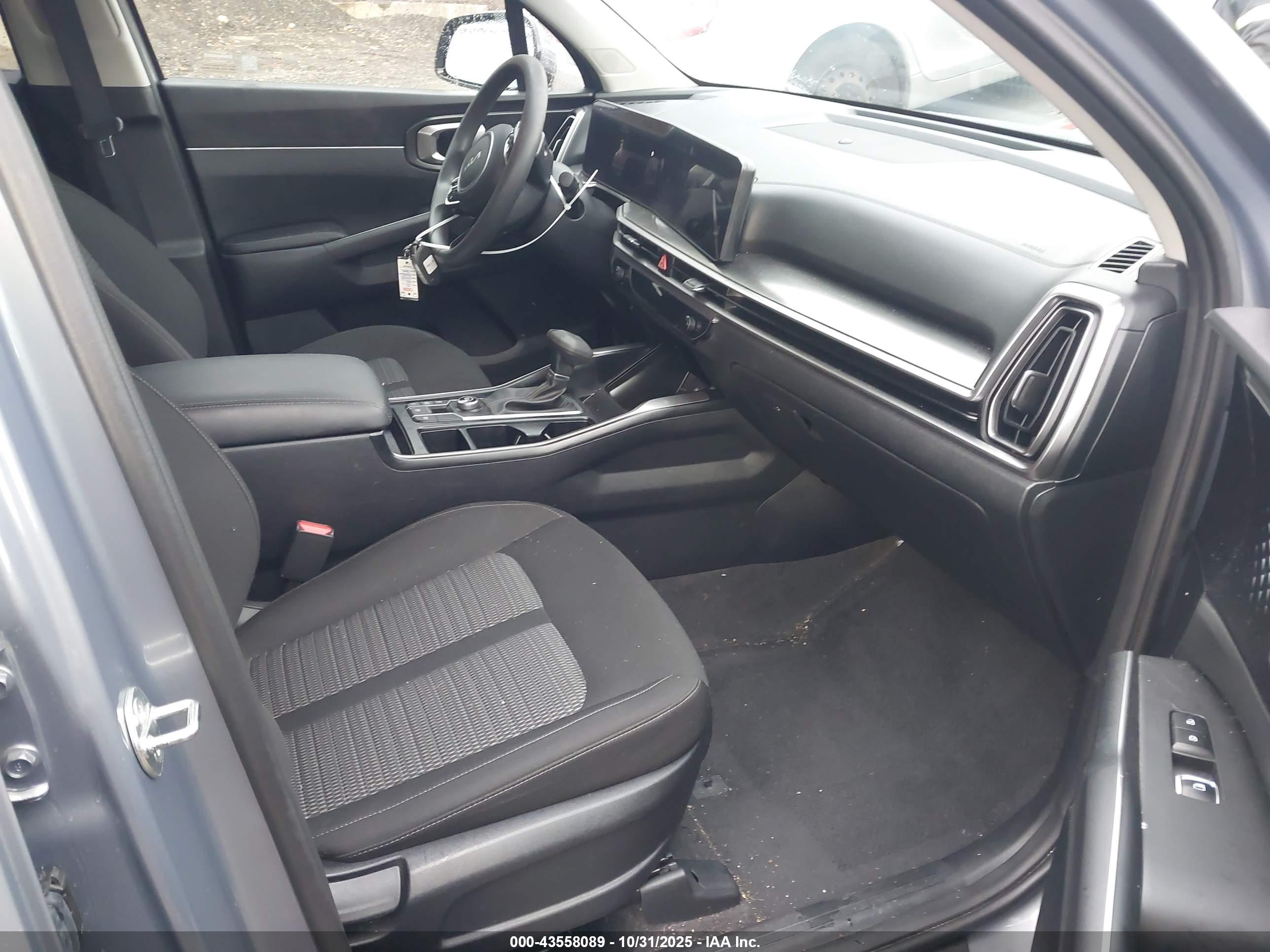 KIA SORENTO image 5