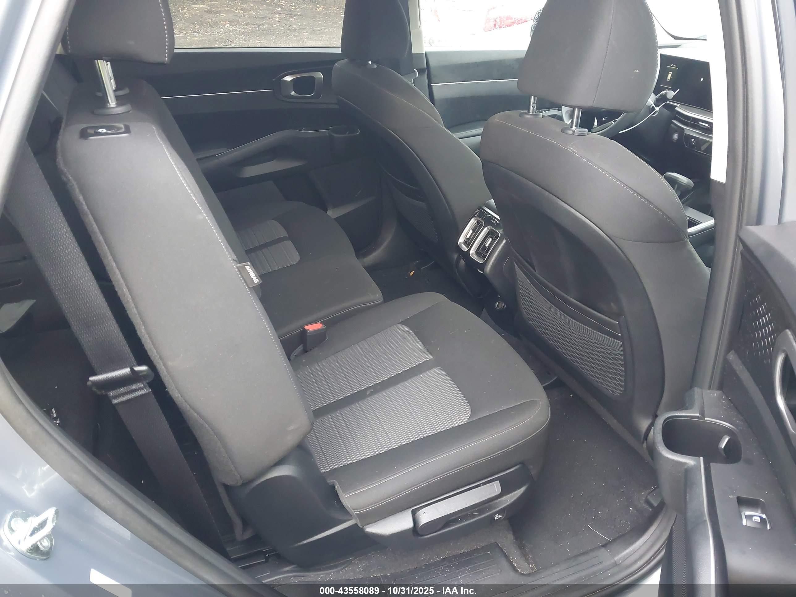 KIA SORENTO image 8