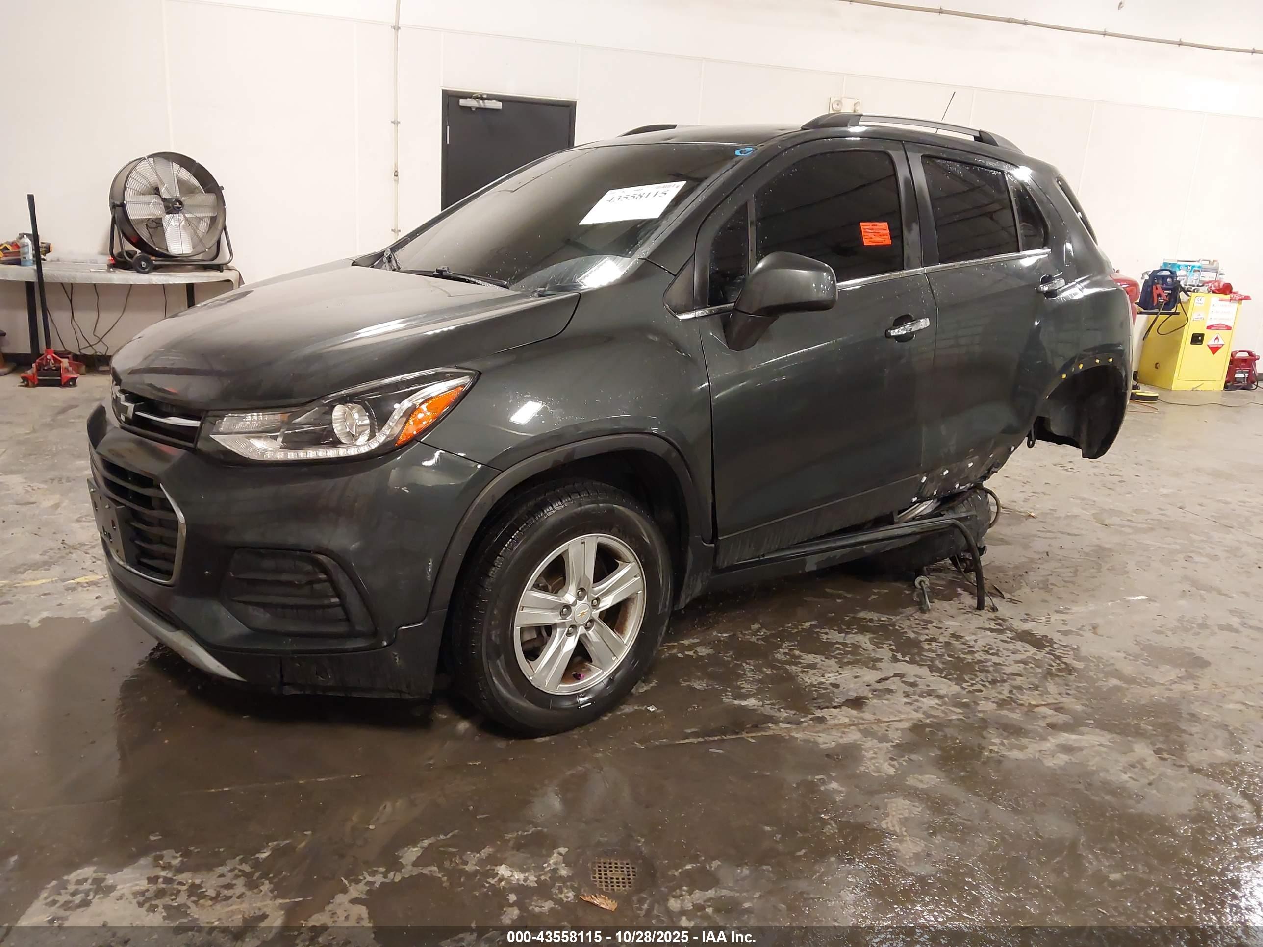 CHEVROLET TRAX image 2