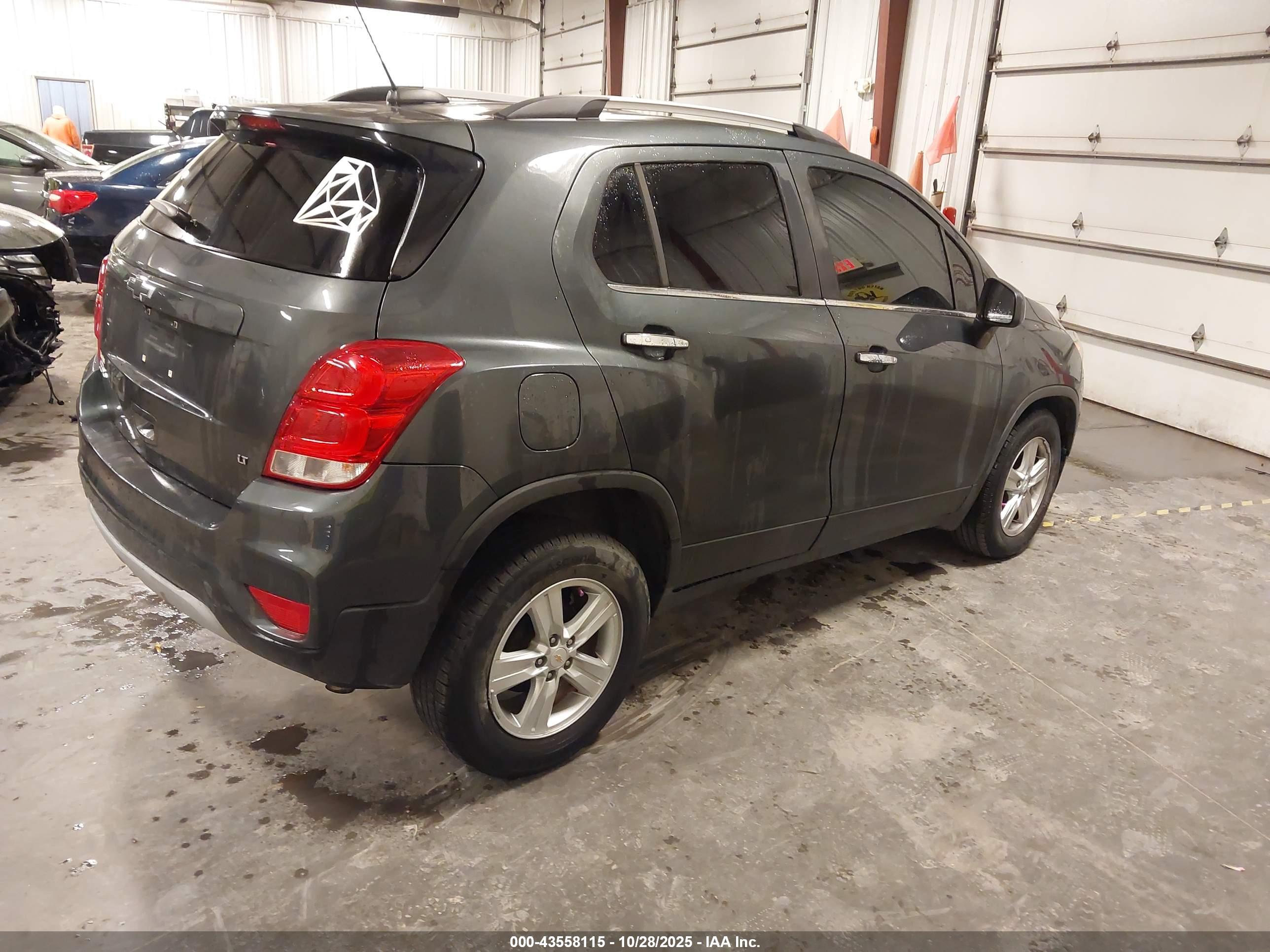 CHEVROLET TRAX image 4