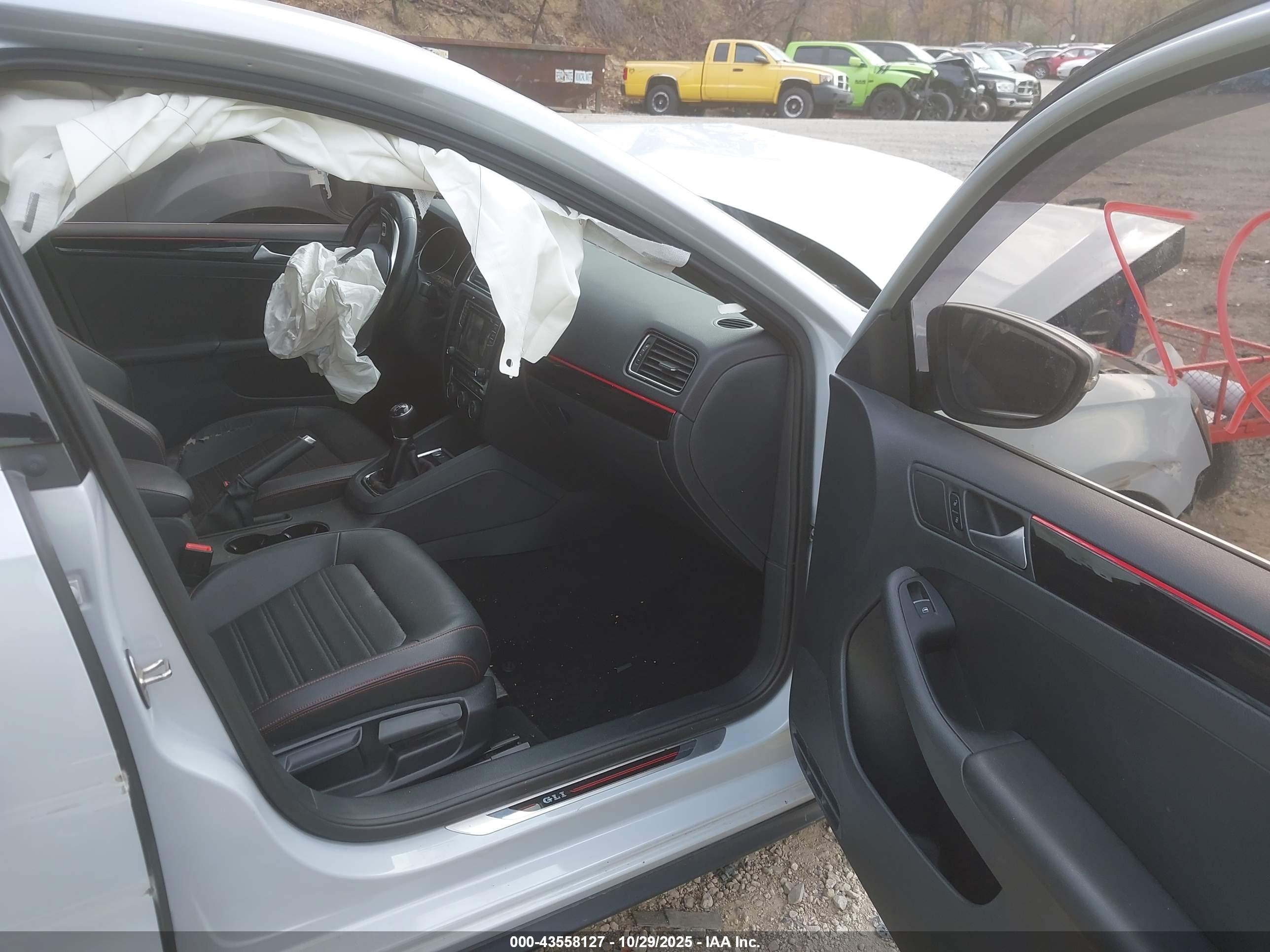 VOLKSWAGEN JETTA image 5