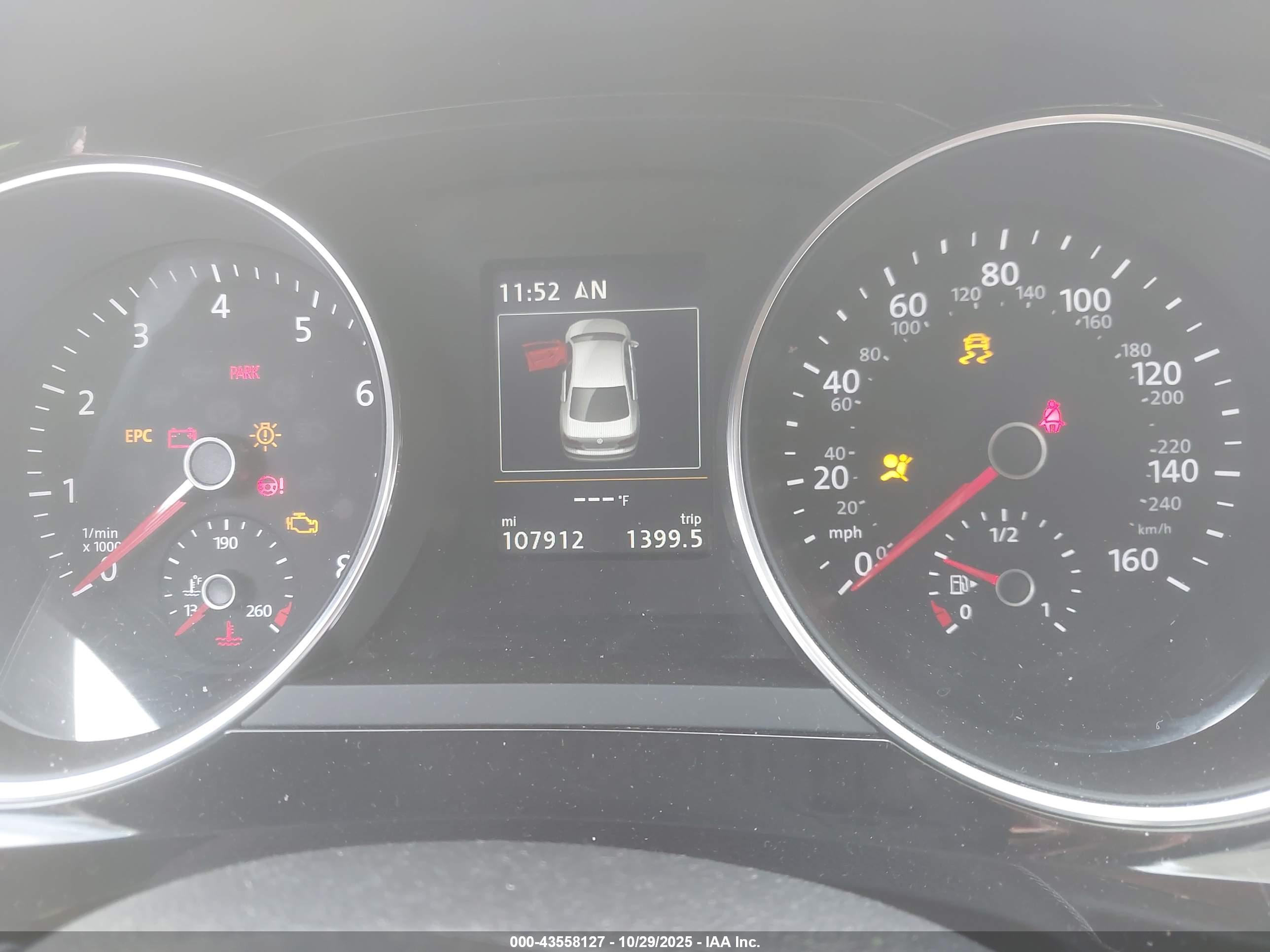 VOLKSWAGEN JETTA image 7