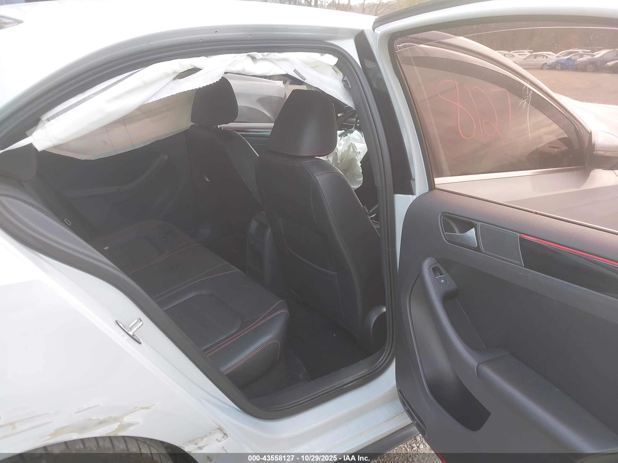 VOLKSWAGEN JETTA image 8