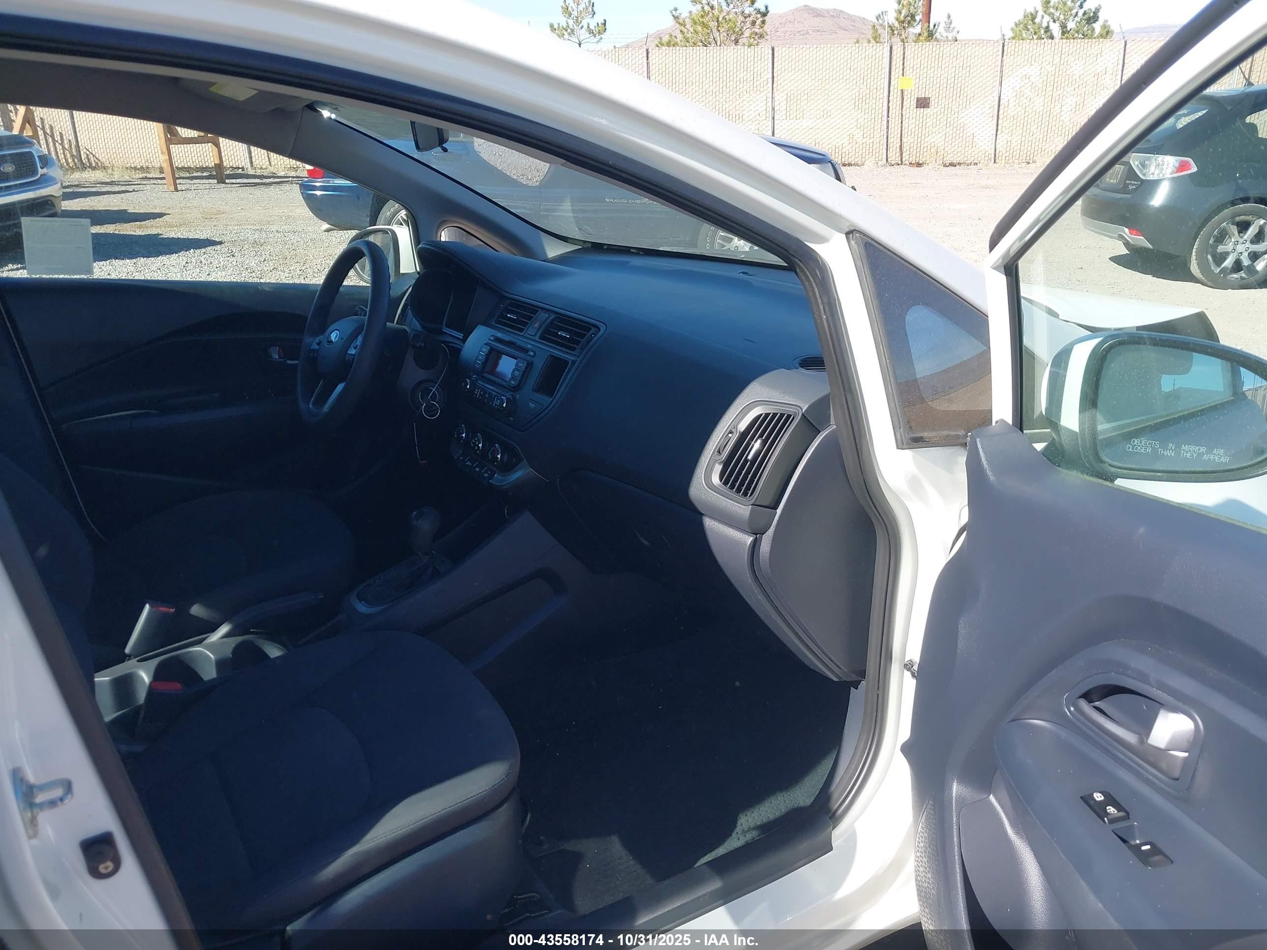 KIA RIO image 5