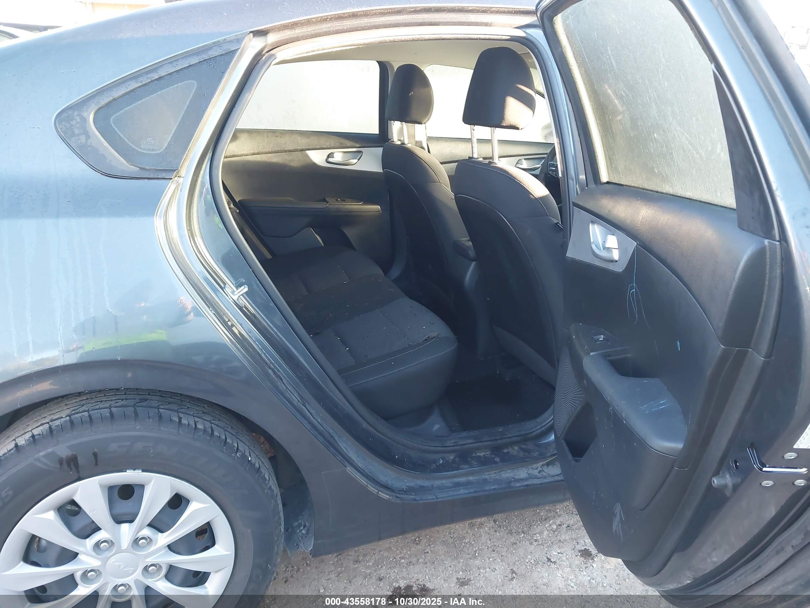 KIA FORTE image 8