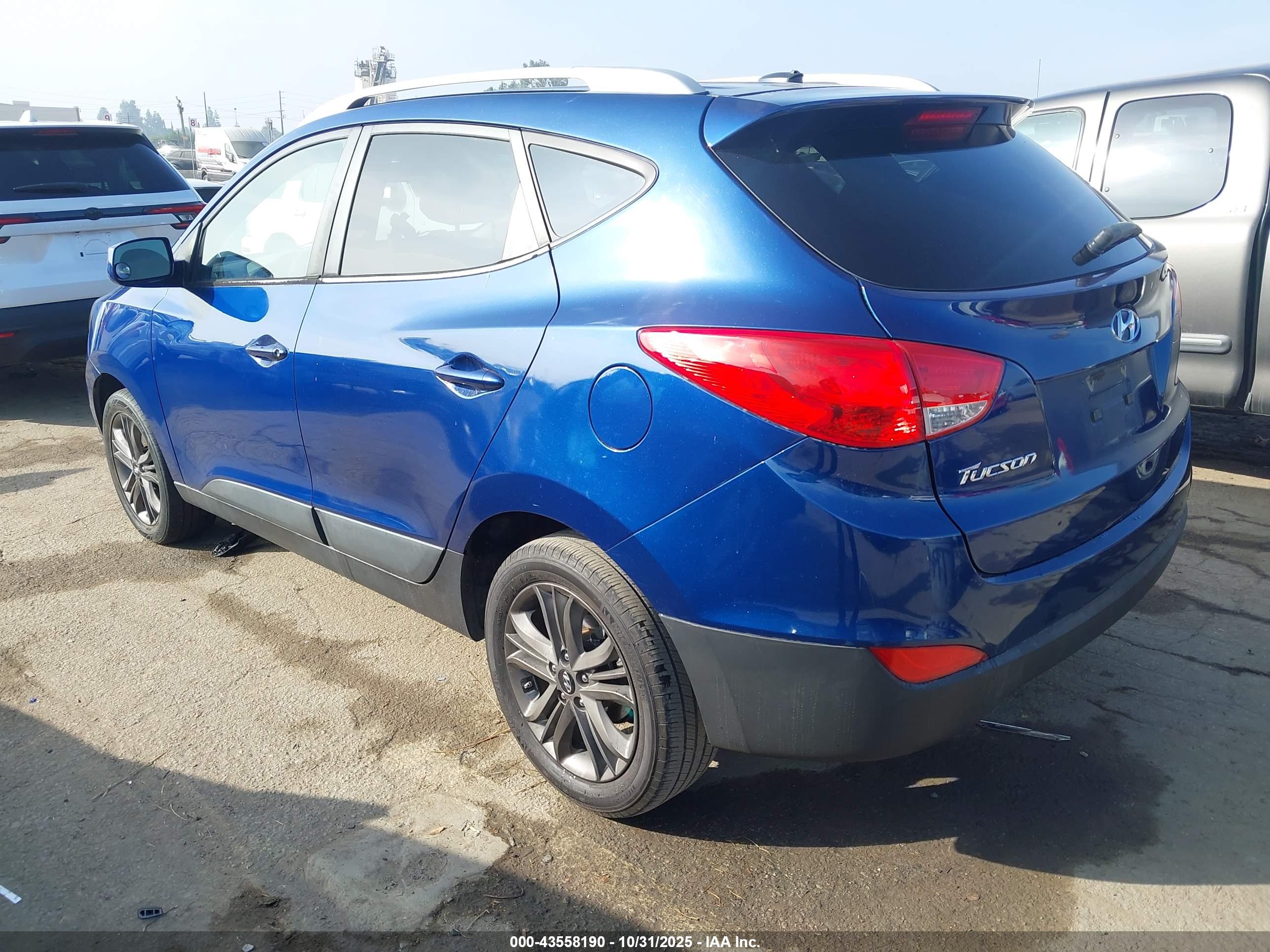 HYUNDAI TUCSON image 3