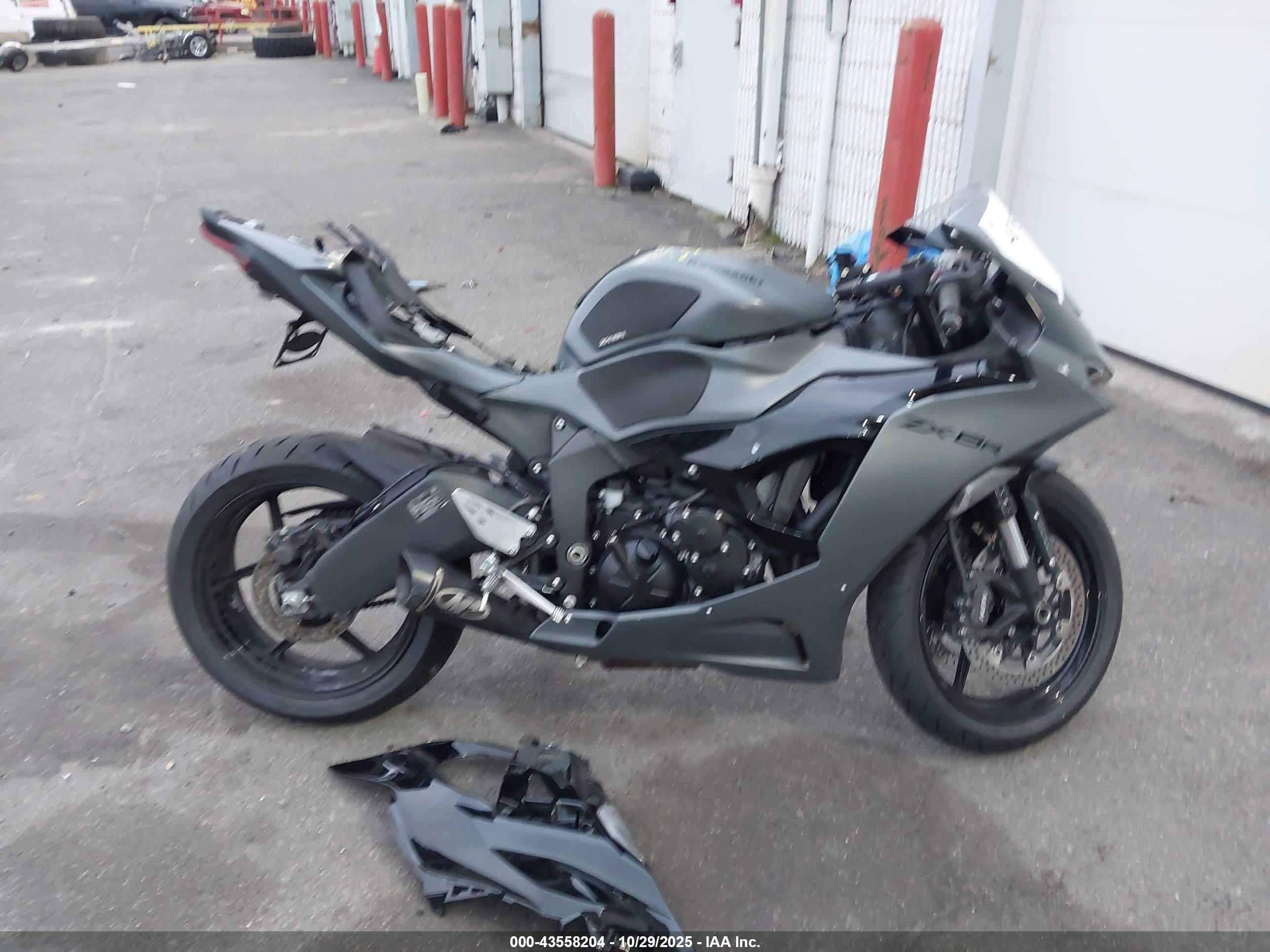 KAWASAKI ZX636 image 8