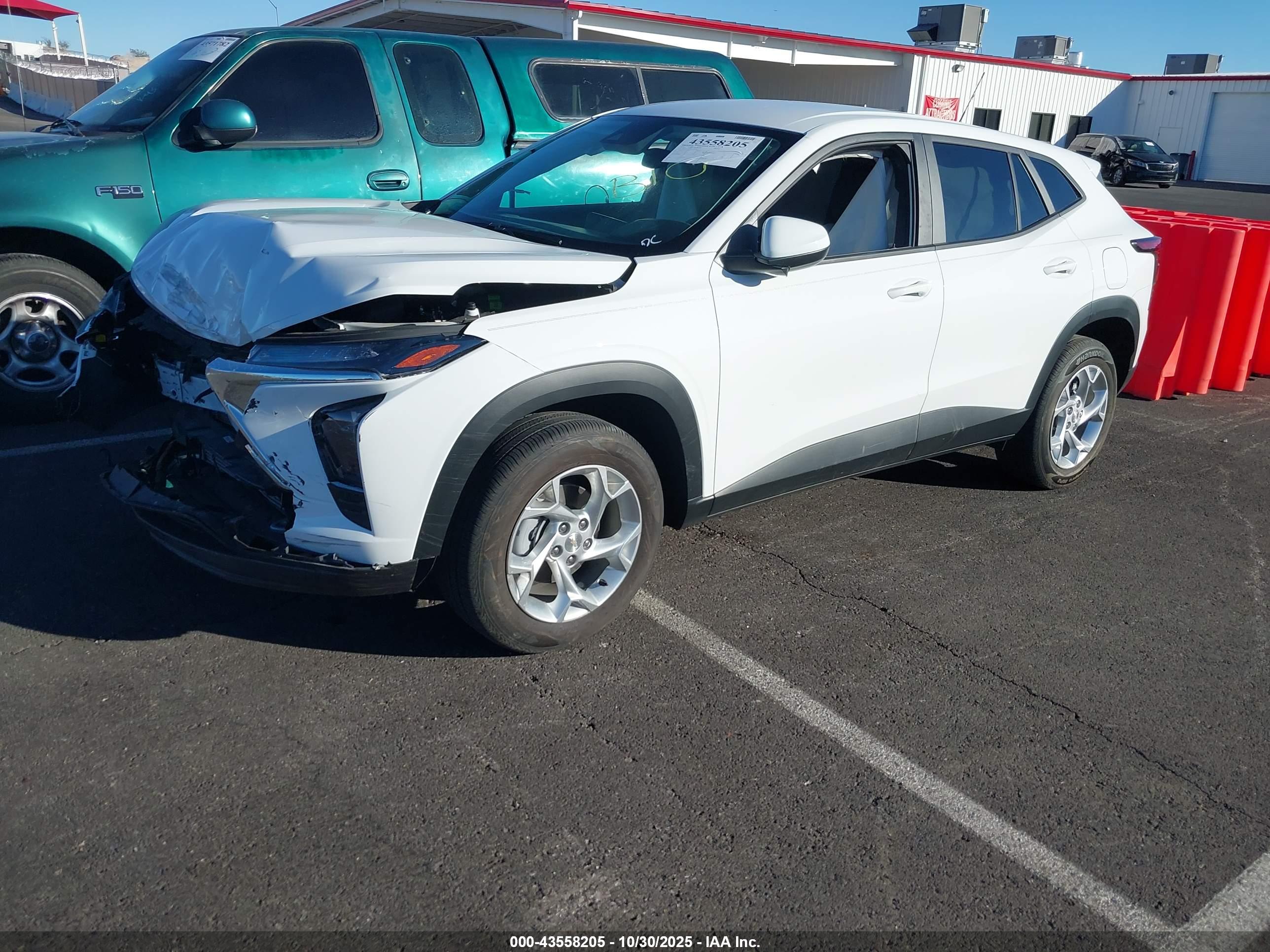 CHEVROLET TRAX image 2