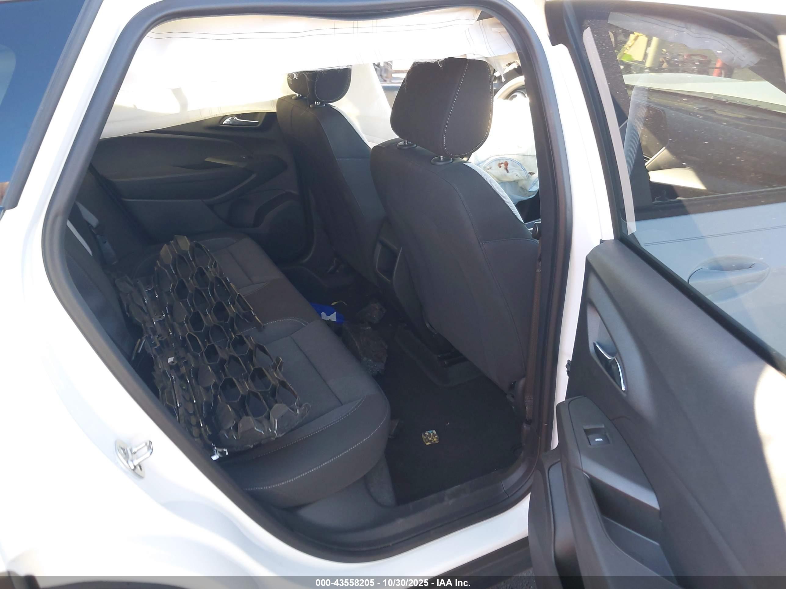 CHEVROLET TRAX image 8