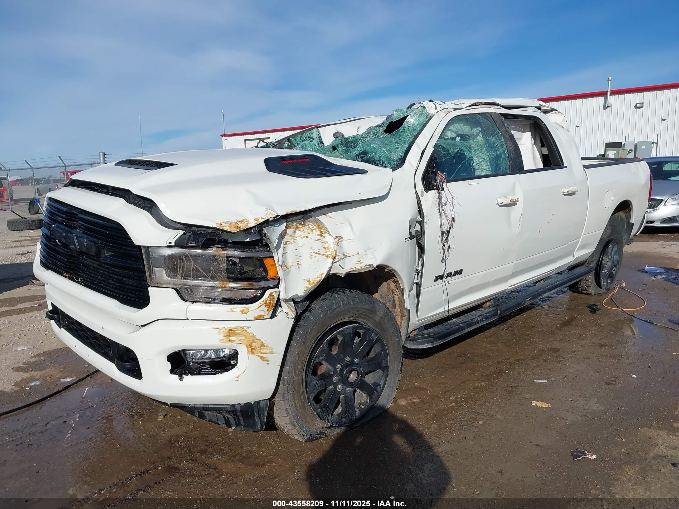 RAM 2500 image 2