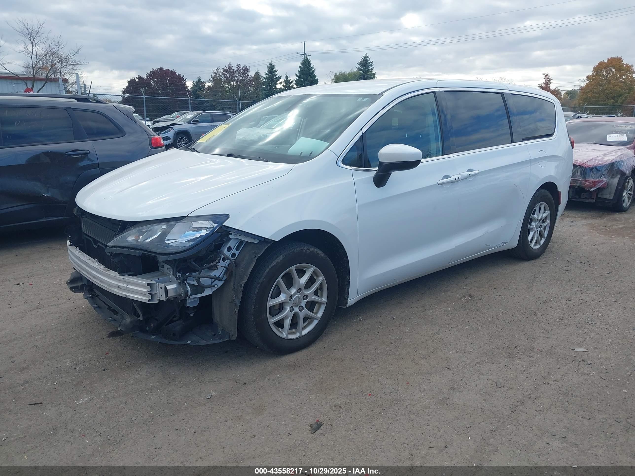 CHRYSLER PACIFICA image 2