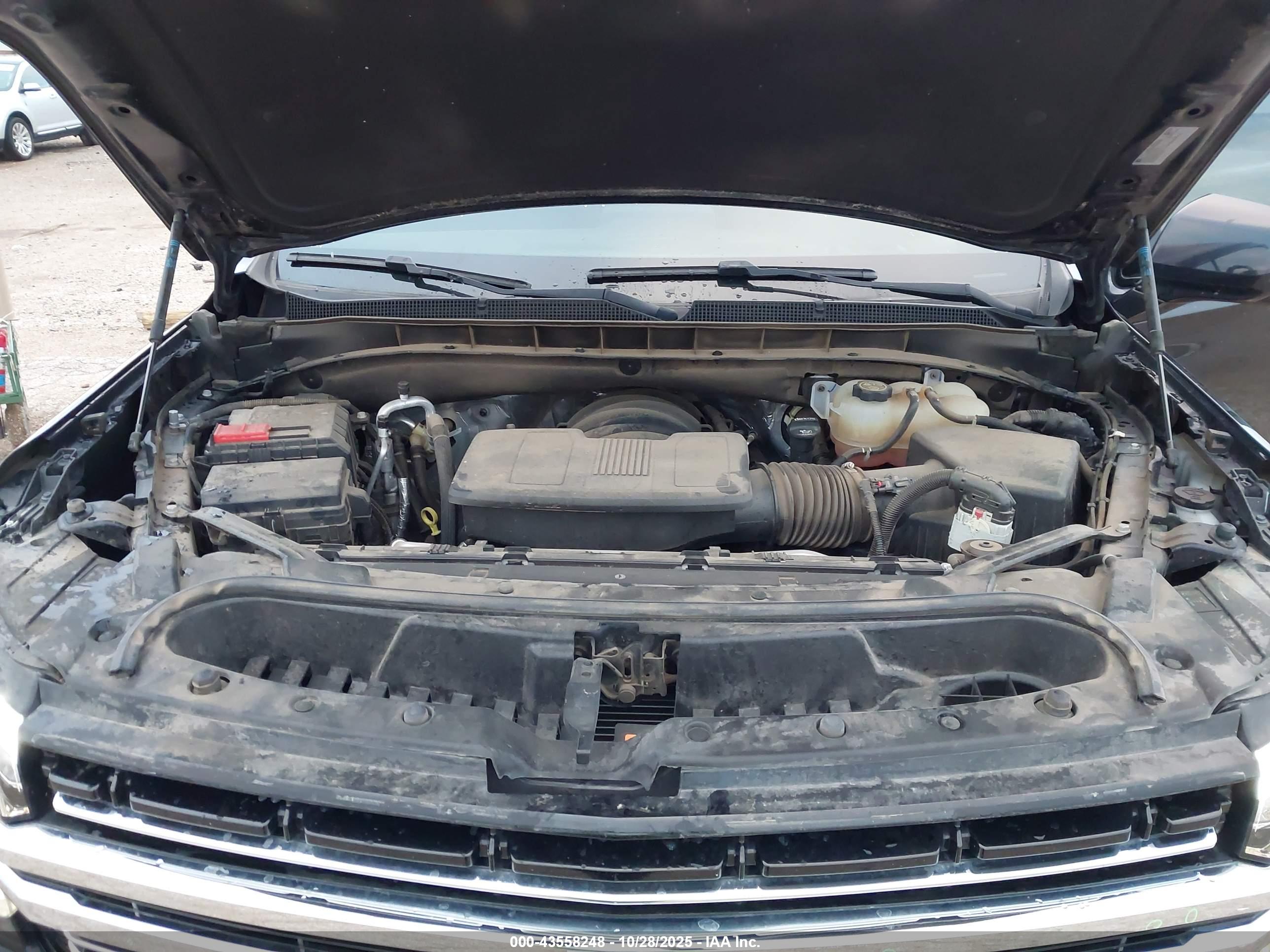 CHEVROLET TAHOE image 10