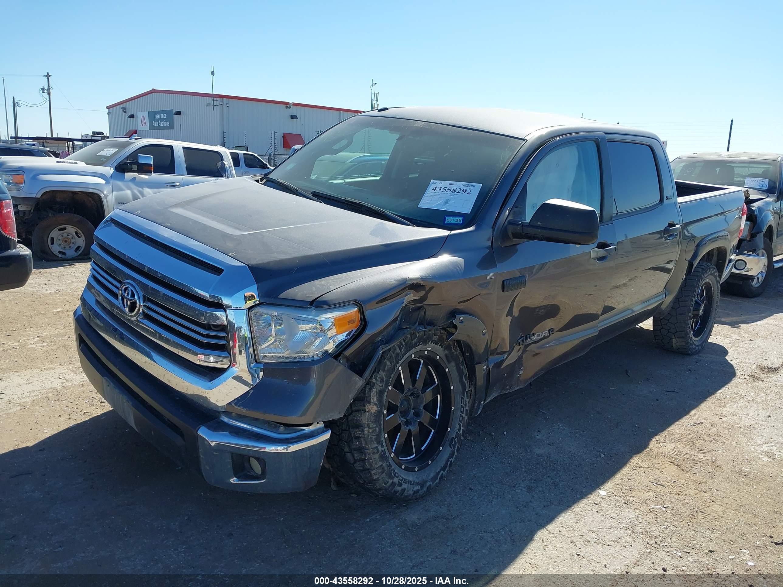 TOYOTA TUNDRA image 2