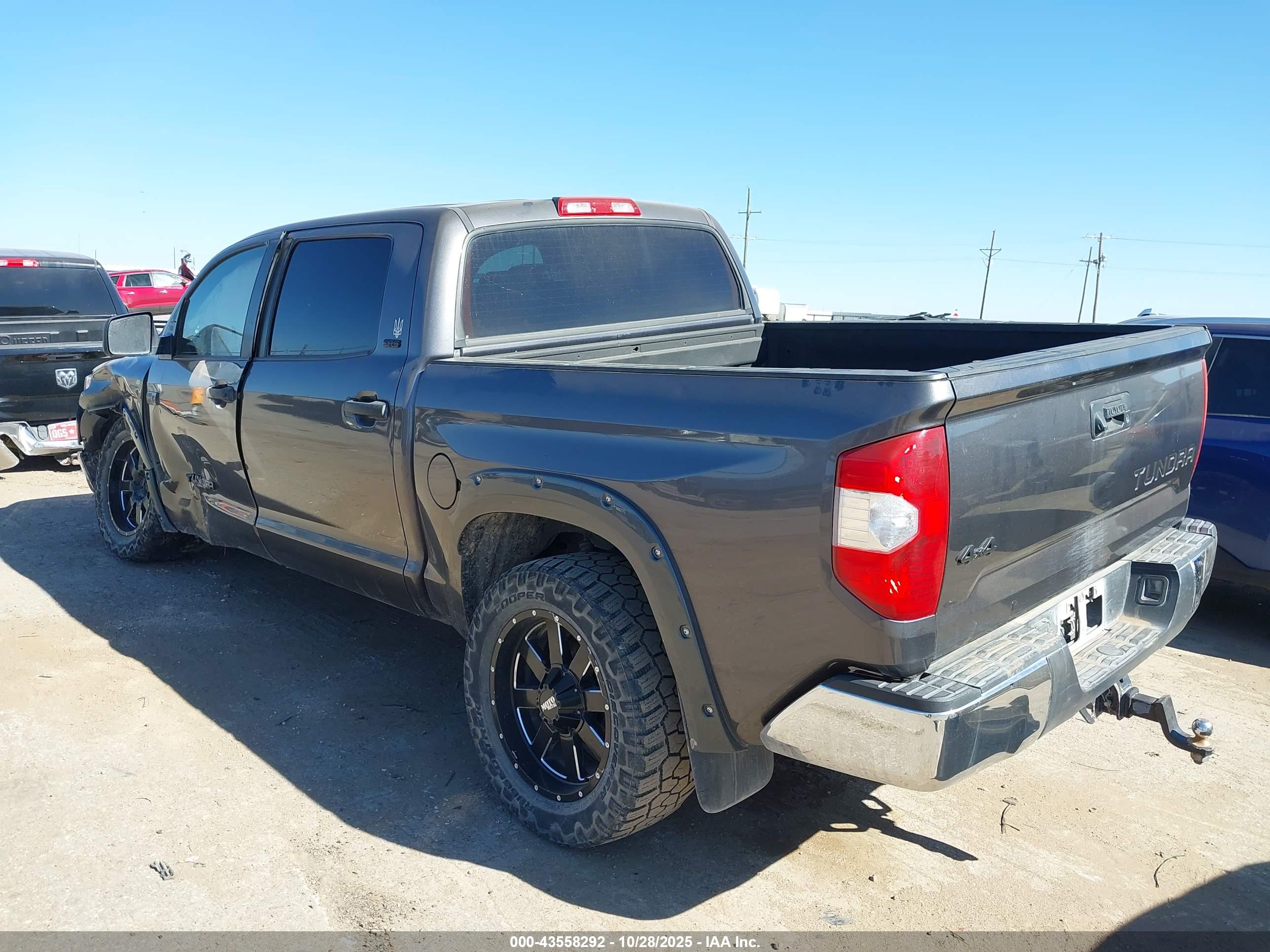 TOYOTA TUNDRA image 3