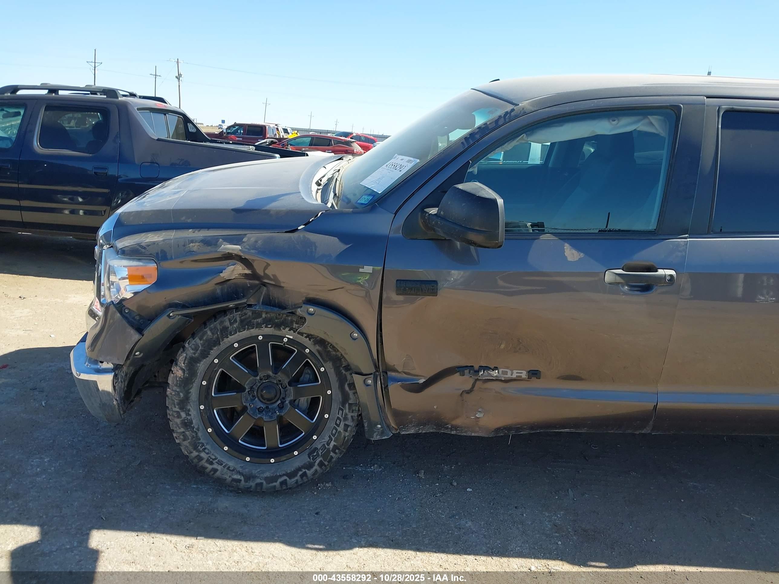 TOYOTA TUNDRA image 6